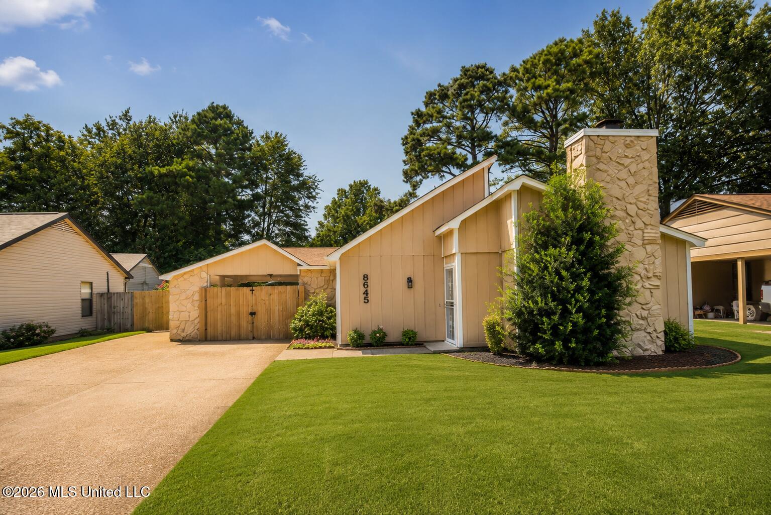 8645 Woodbine Drive — photo