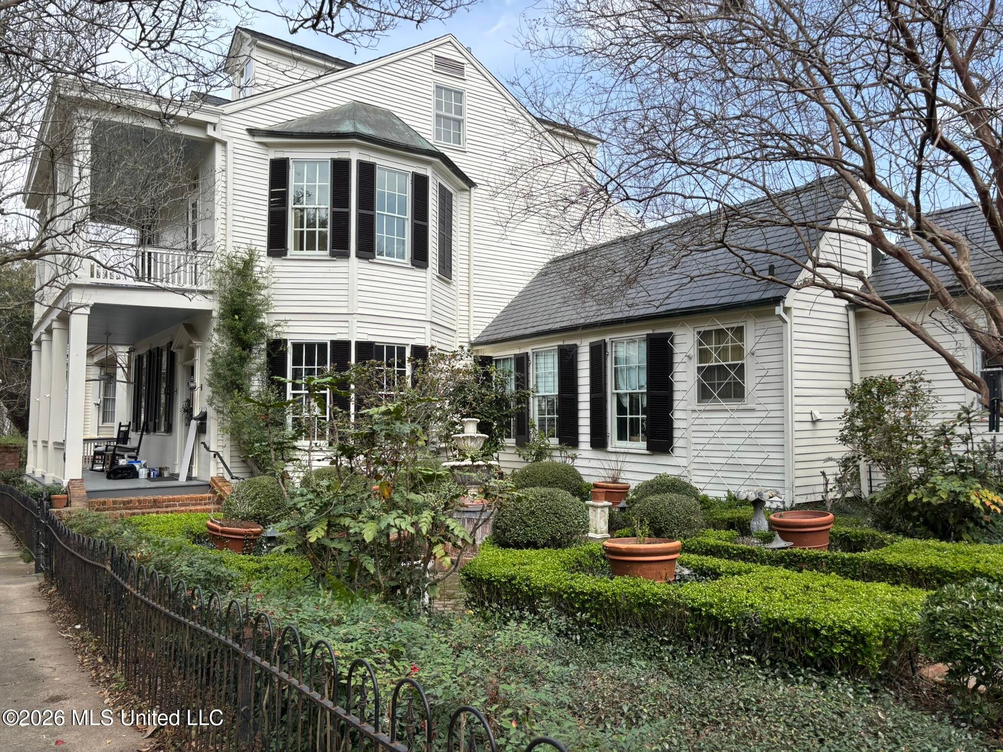 705 Washington Street — photo