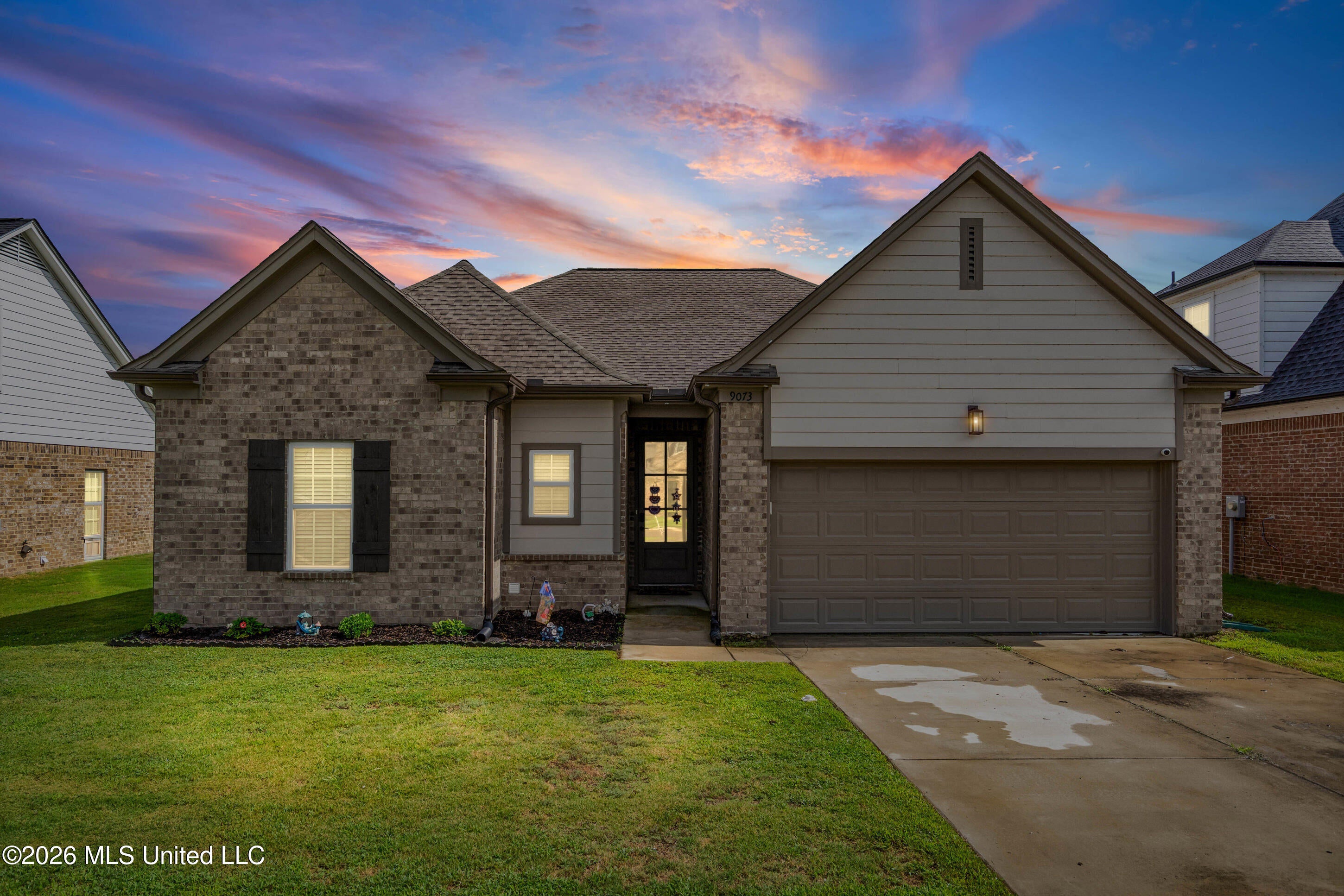9073 S Lakeside Circle — photo