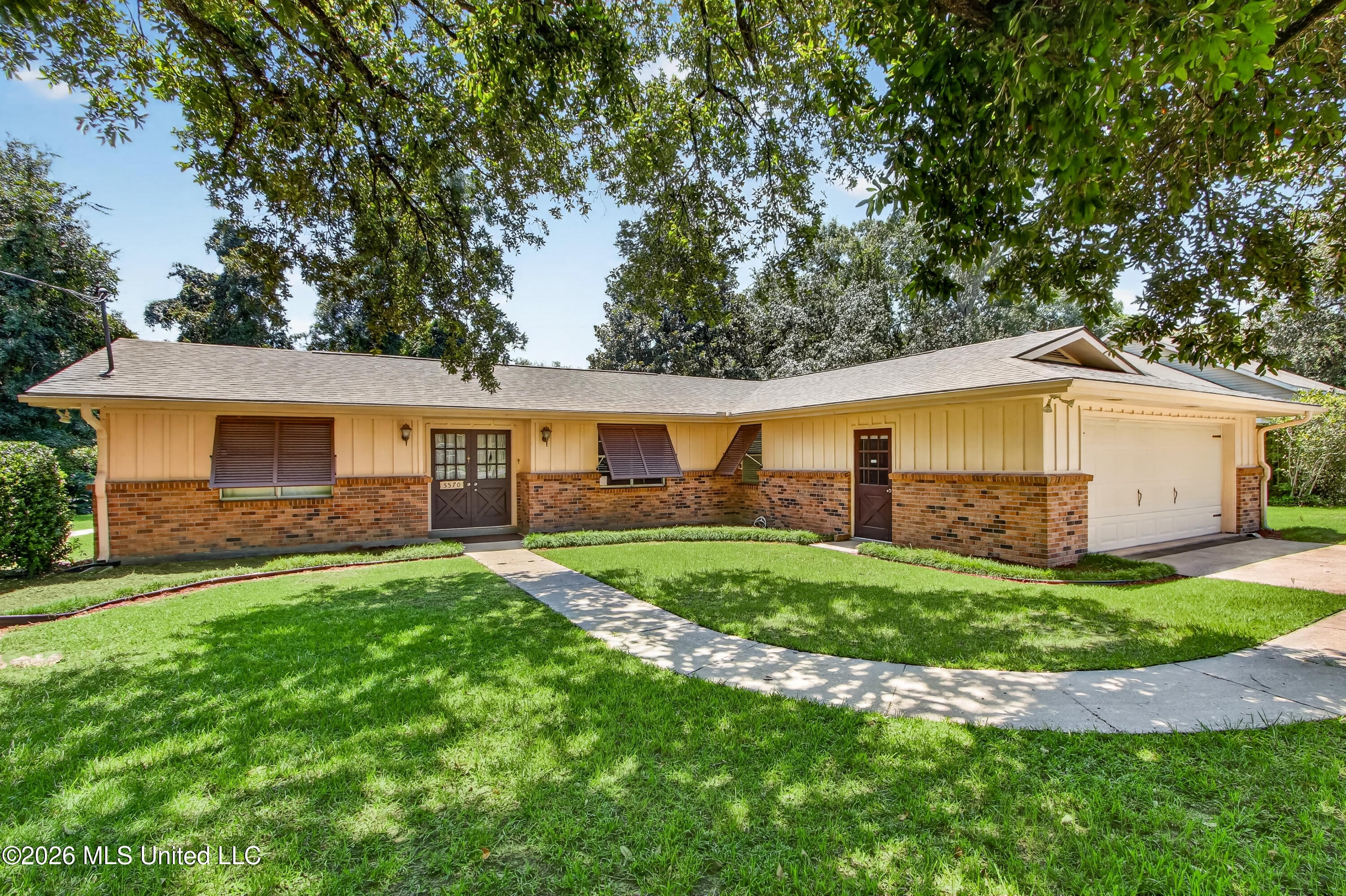 5570 E Diamondhead Drive — photo