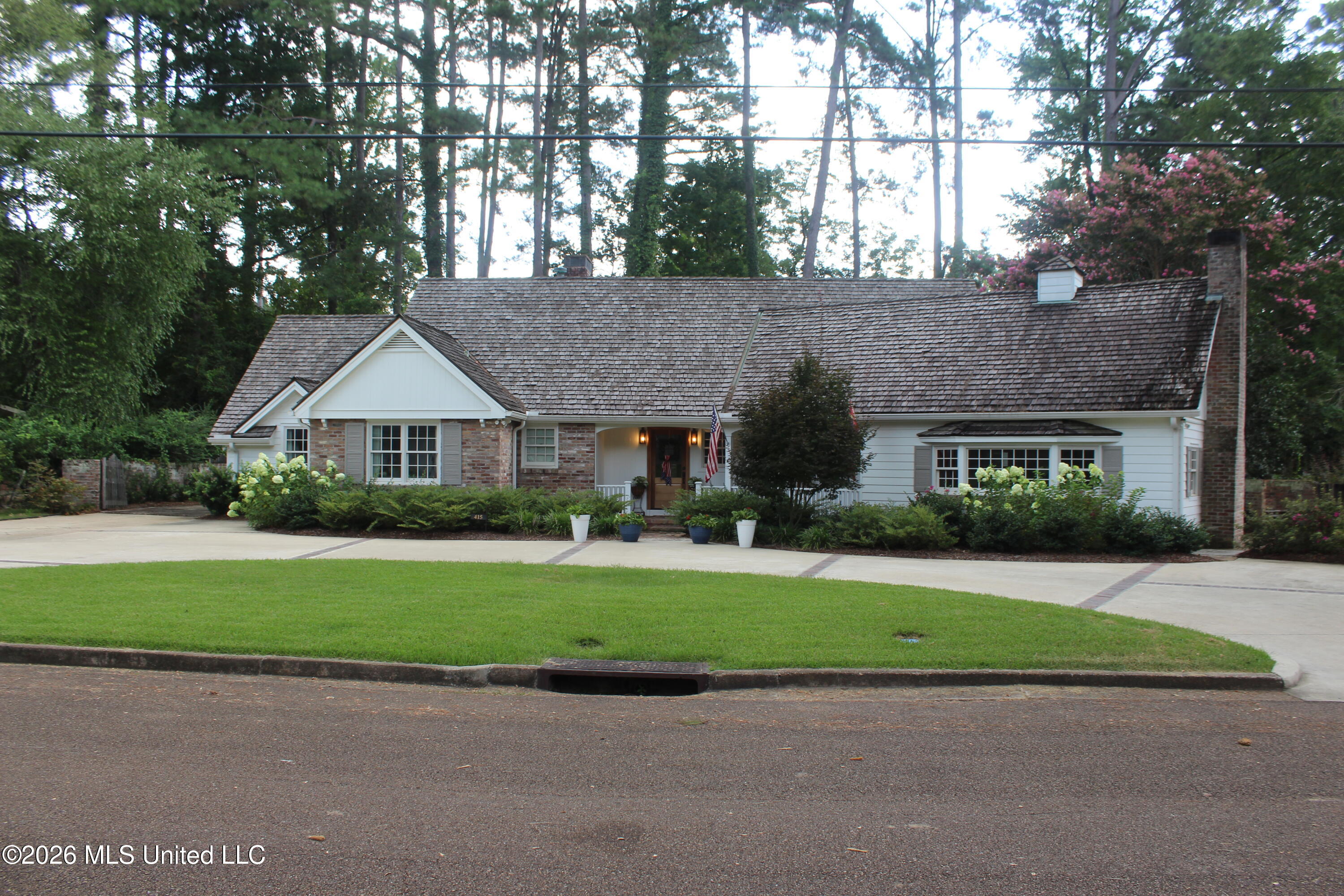 415 Perkins Drive — photo