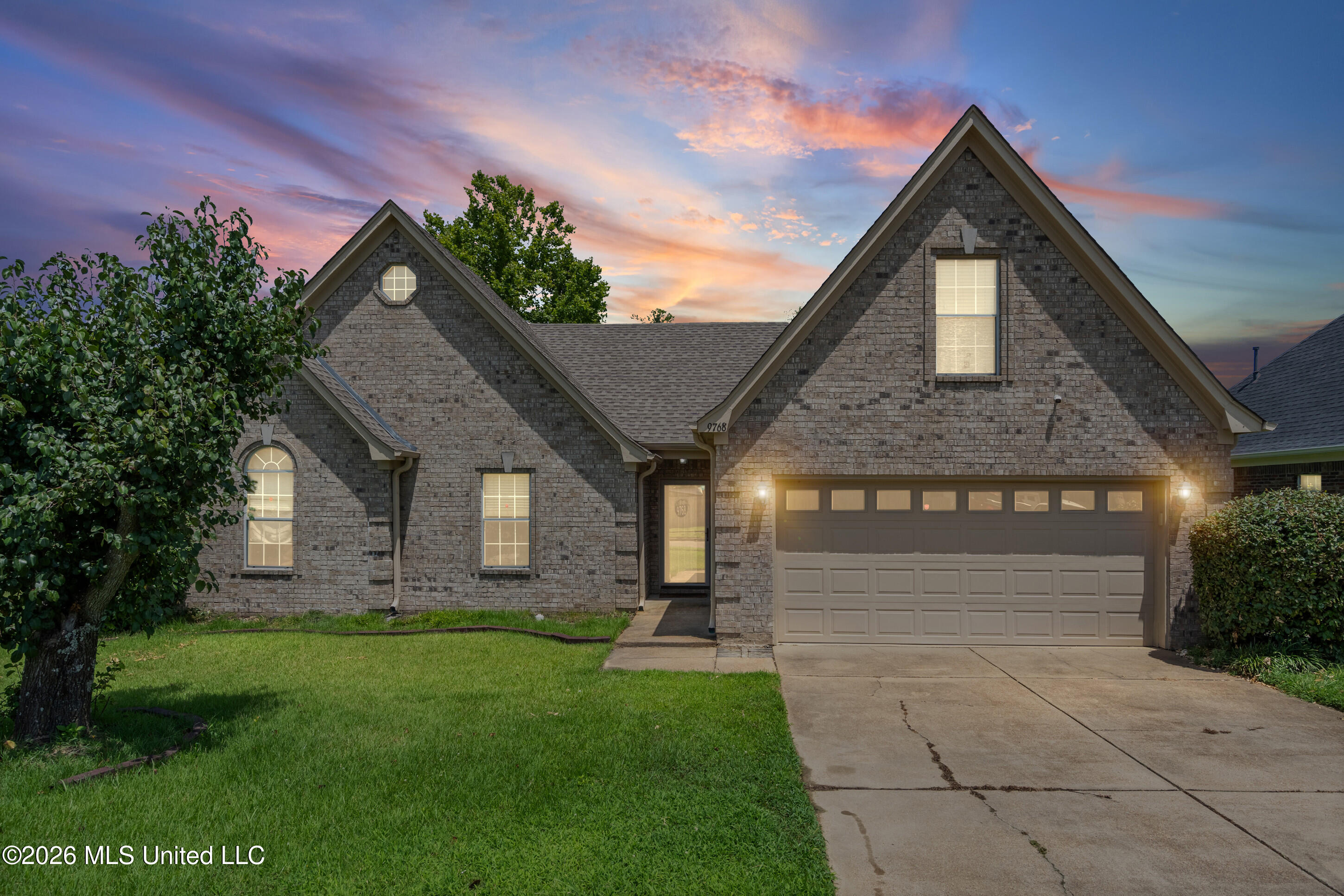 9768 Crape Myrtle Drive — photo