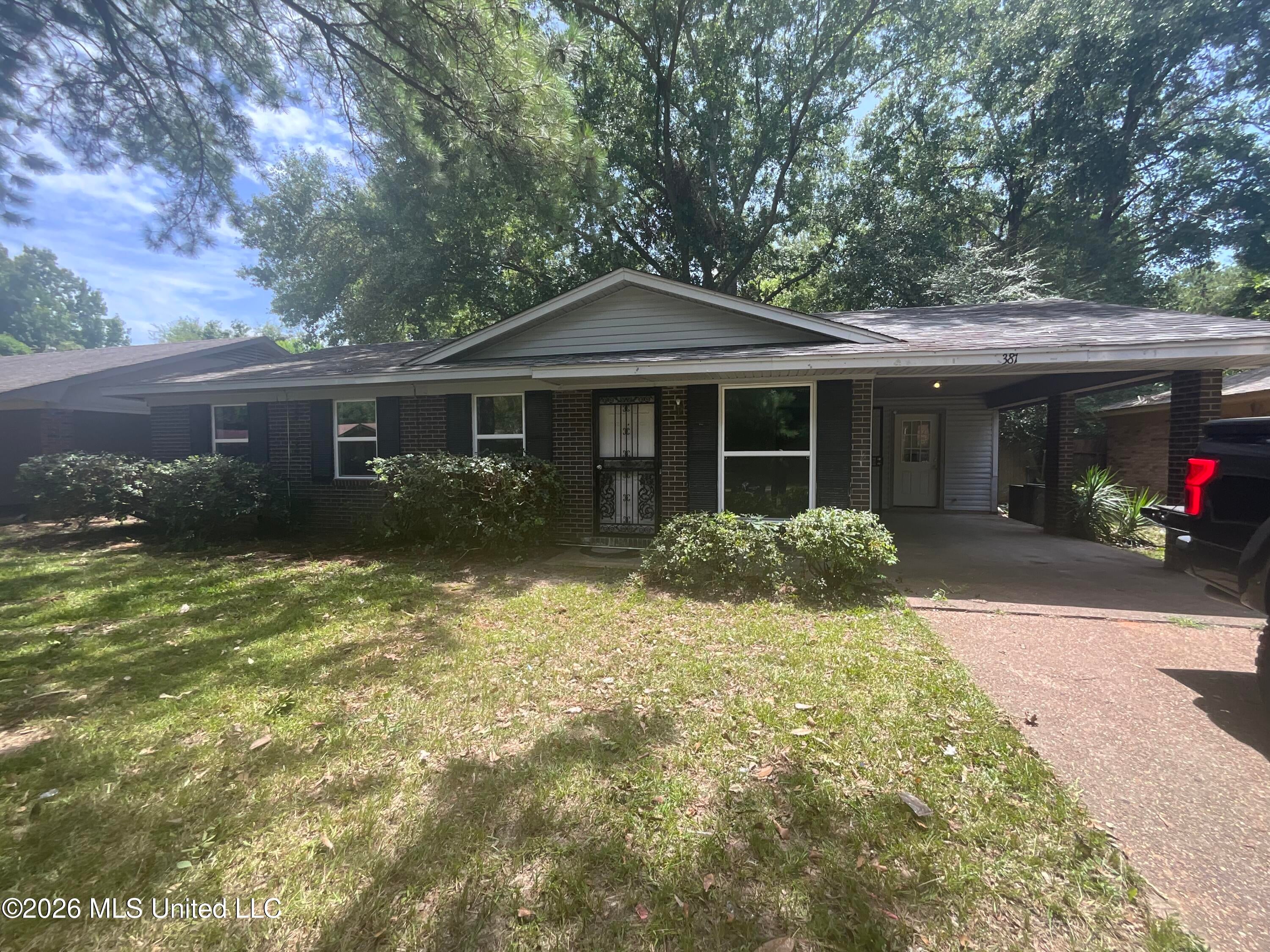 381 James Garfield Circle — photo