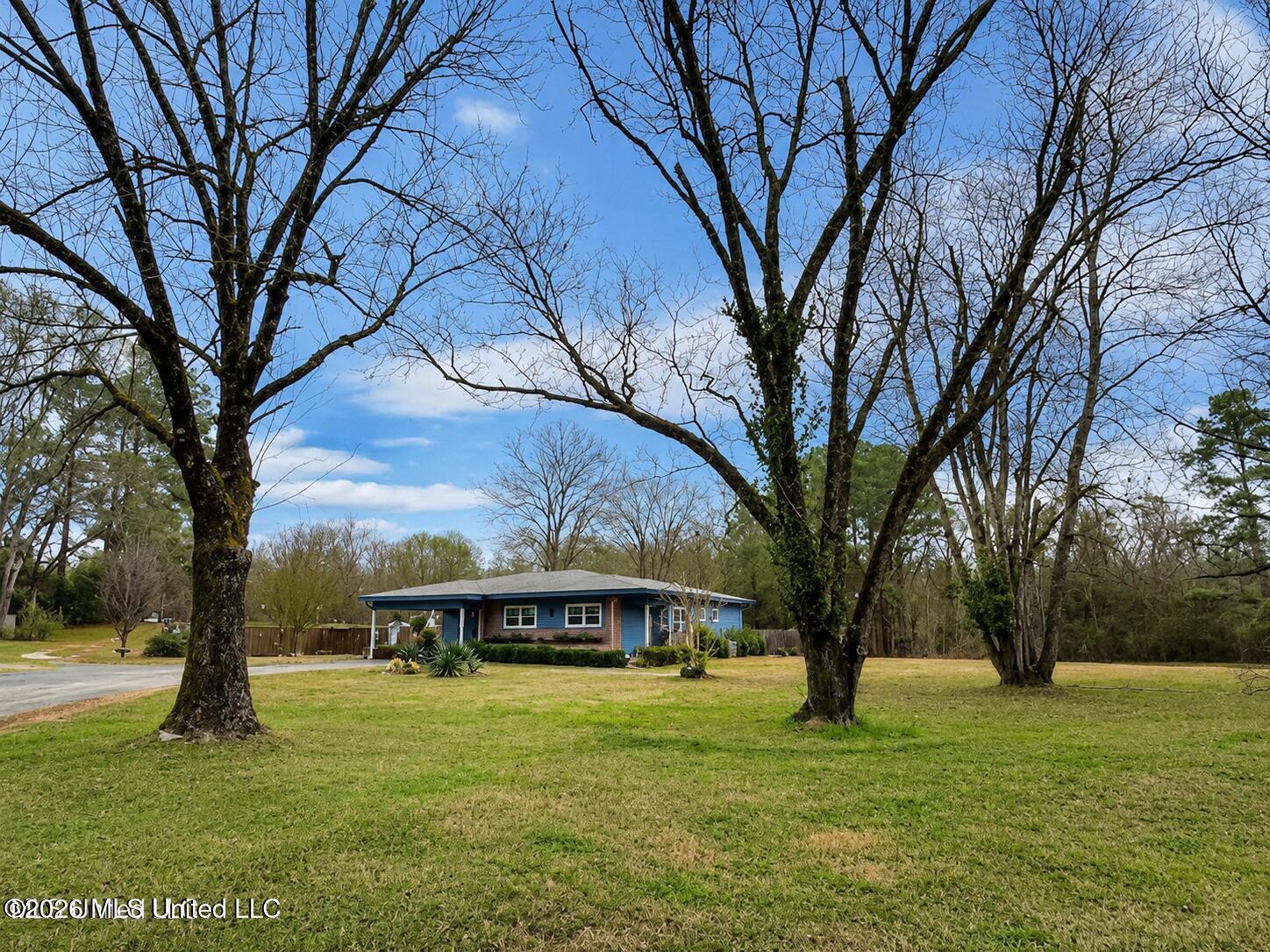 401 Carpenter Street — photo