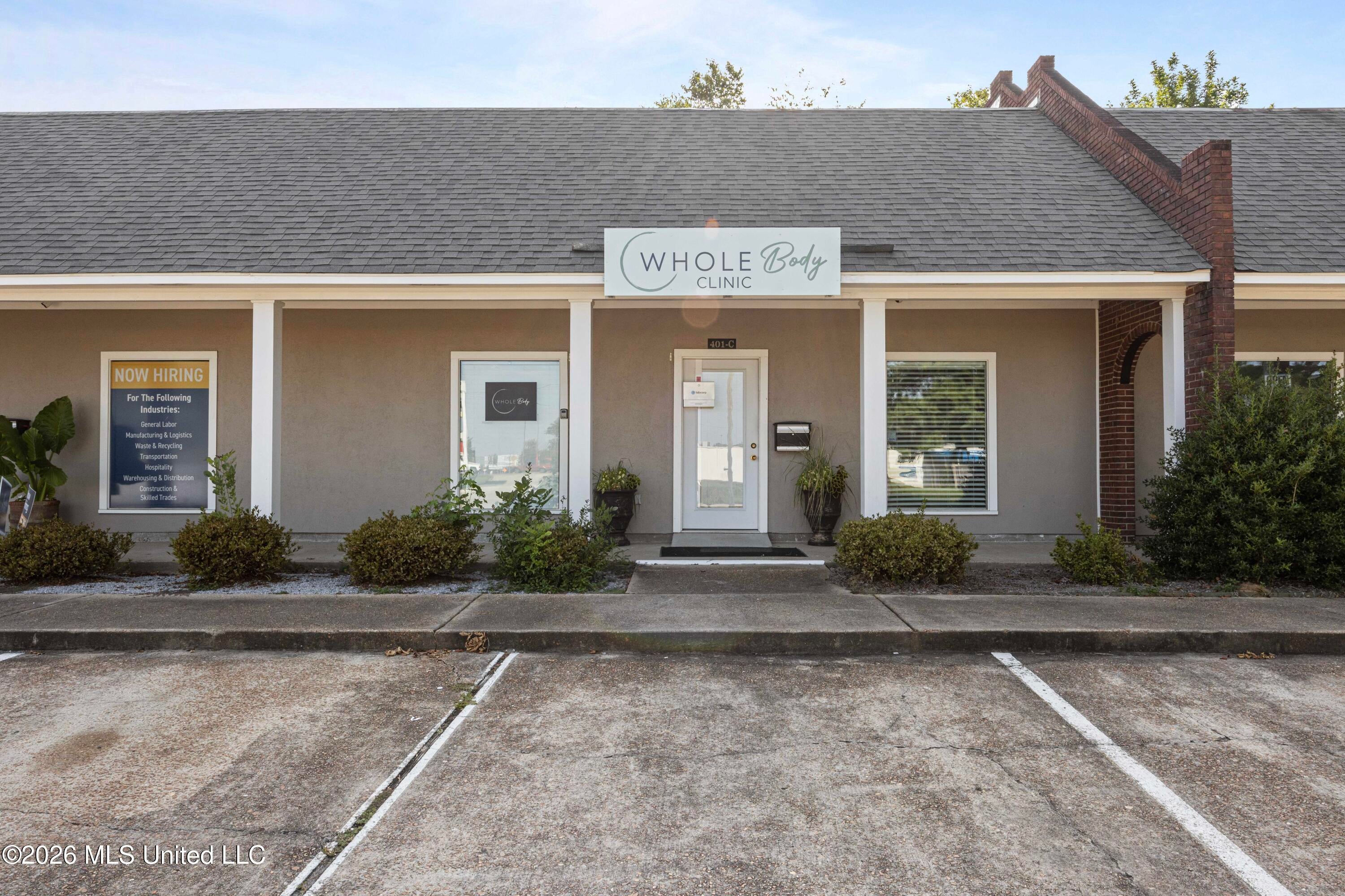 401 Cross Park Drive — photo