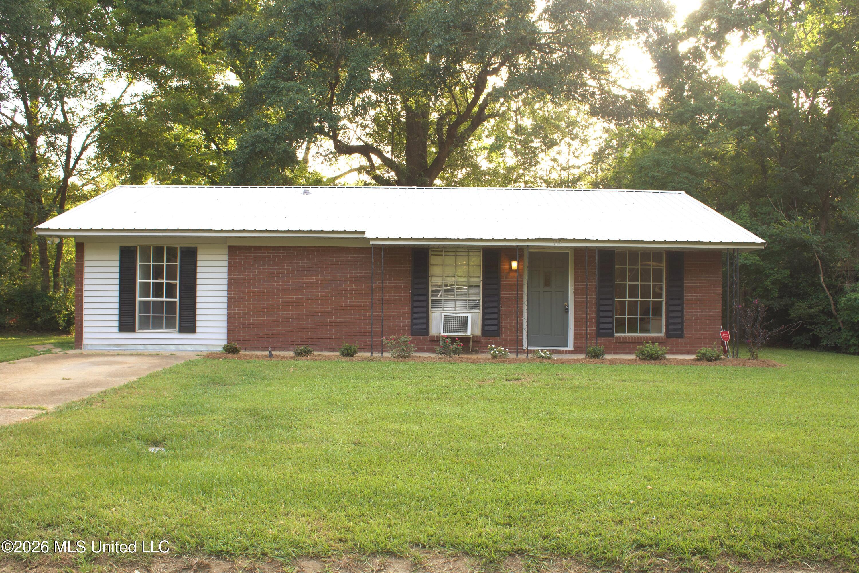 147 Skylane Drive — photo