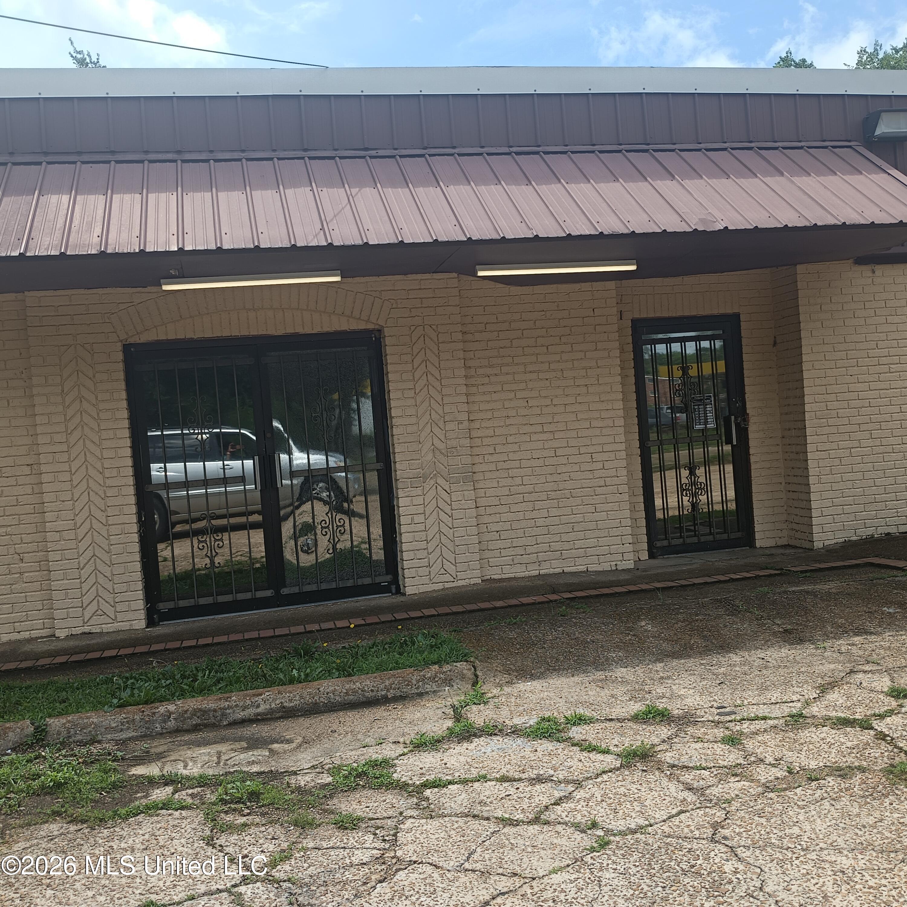 1596 W Capitol Street — photo