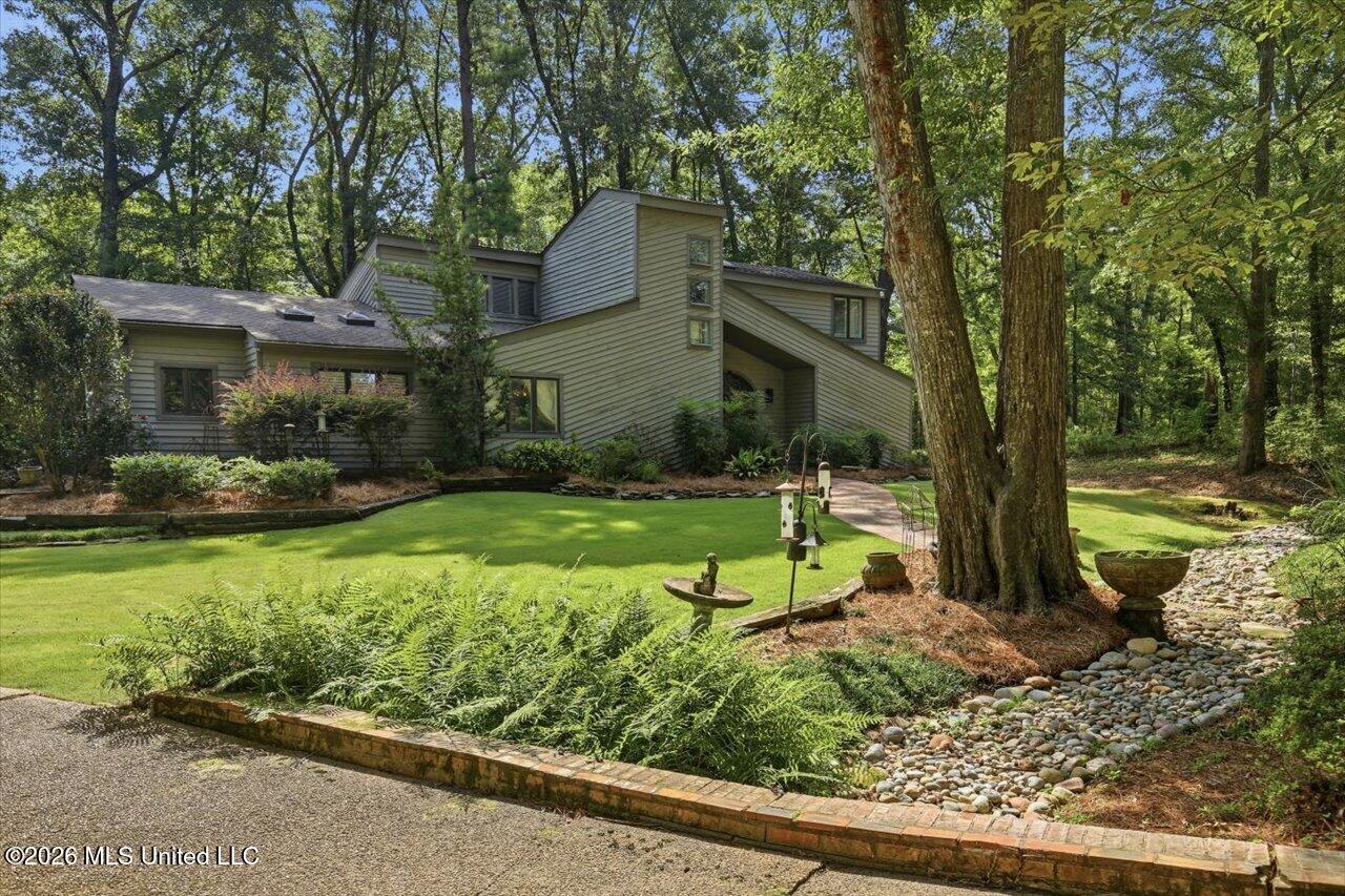 13 Montgomery Lane — photo