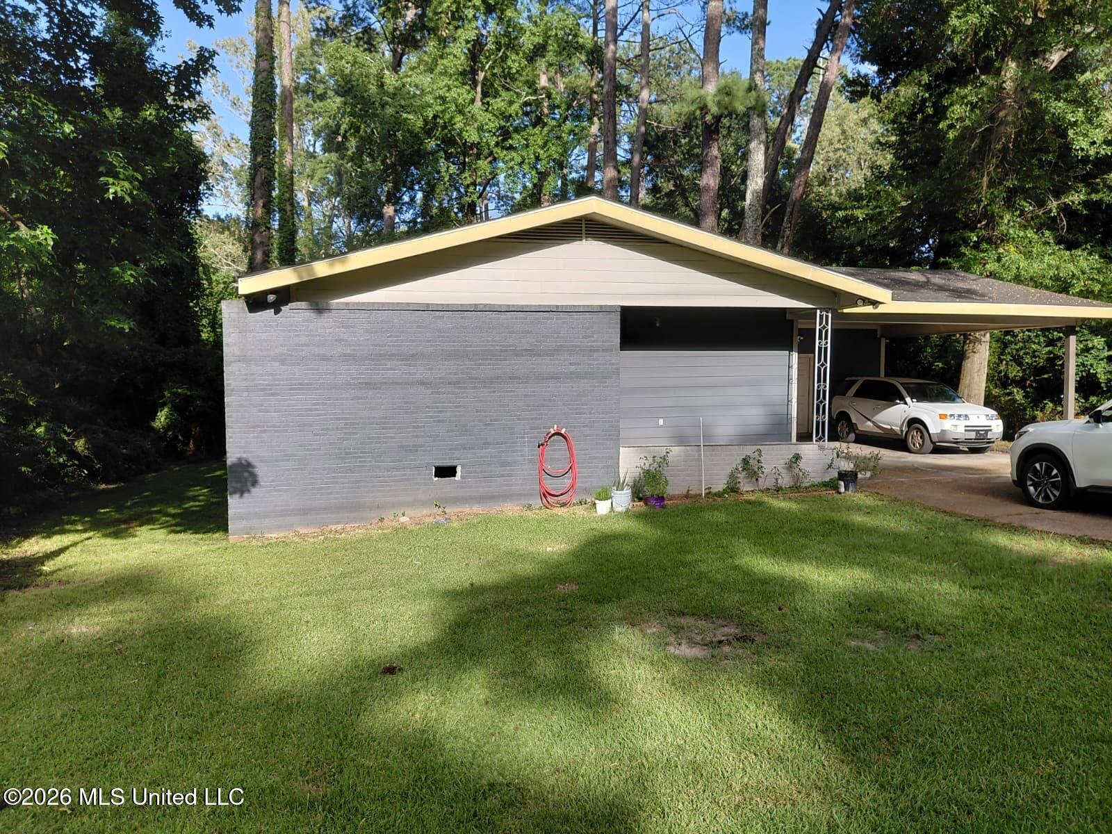 2354 Belvedere Drive — photo