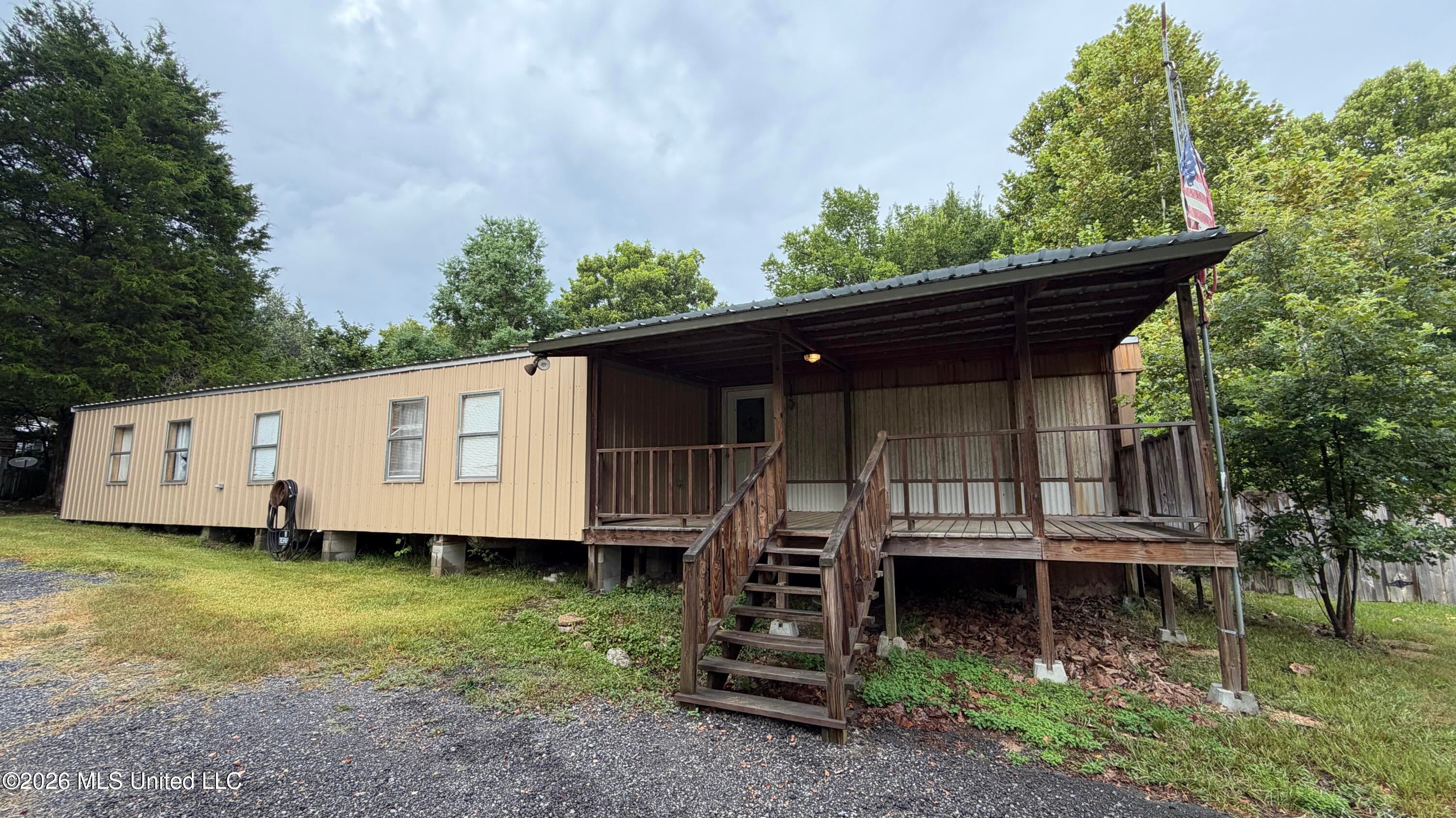 123 Sunny Lane — photo