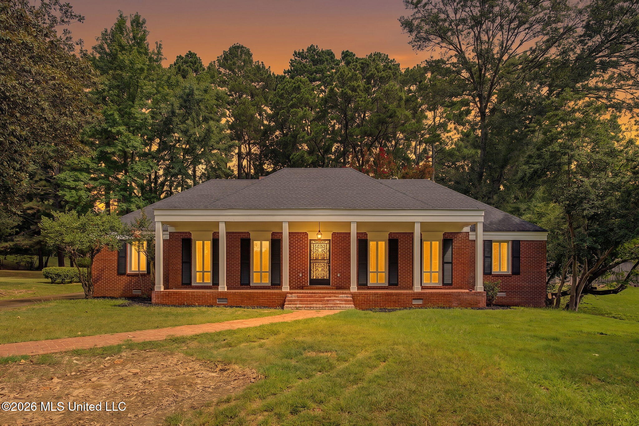 304 Cahill Street — photo