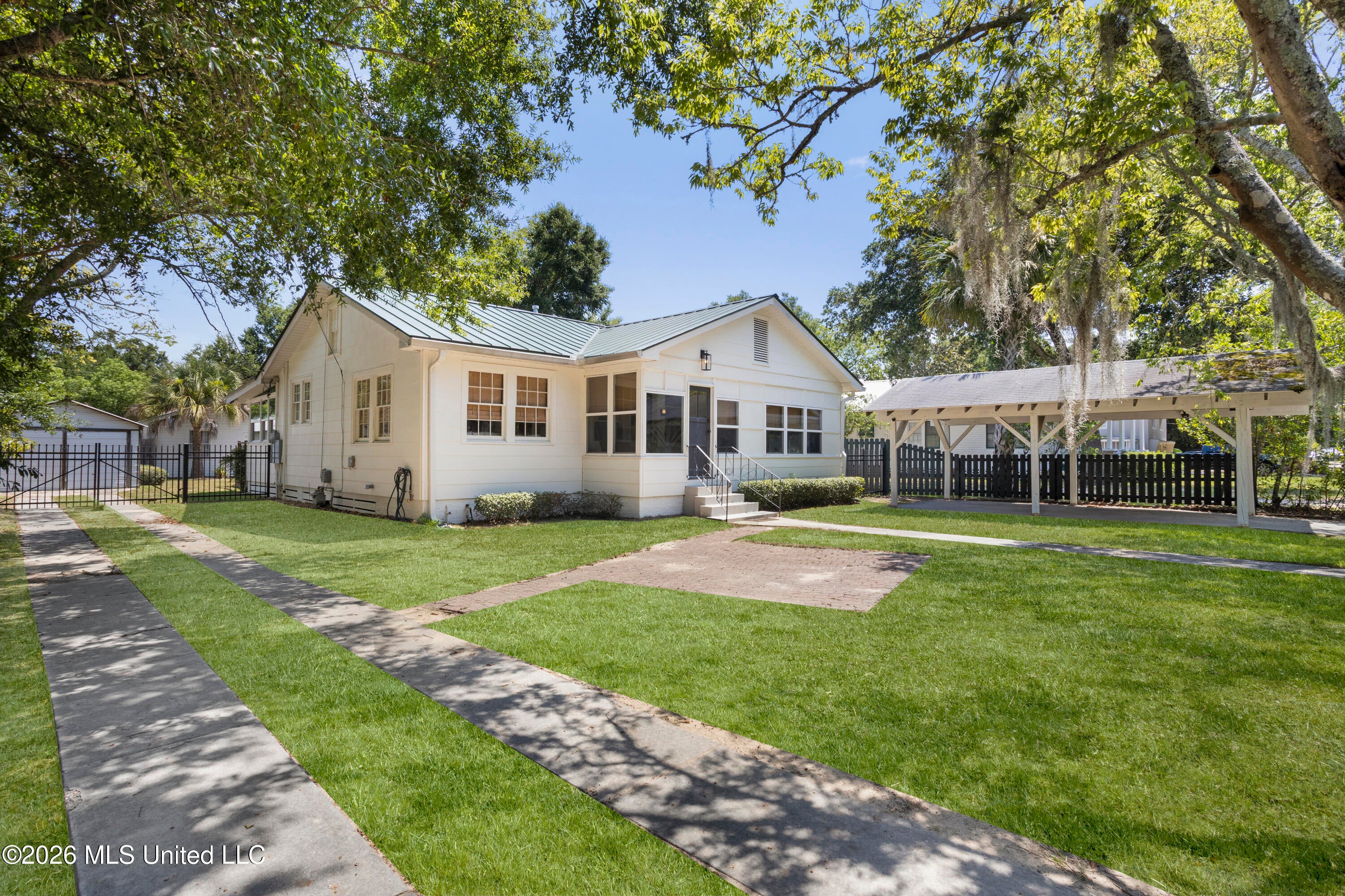 145 Bay View Court — photo