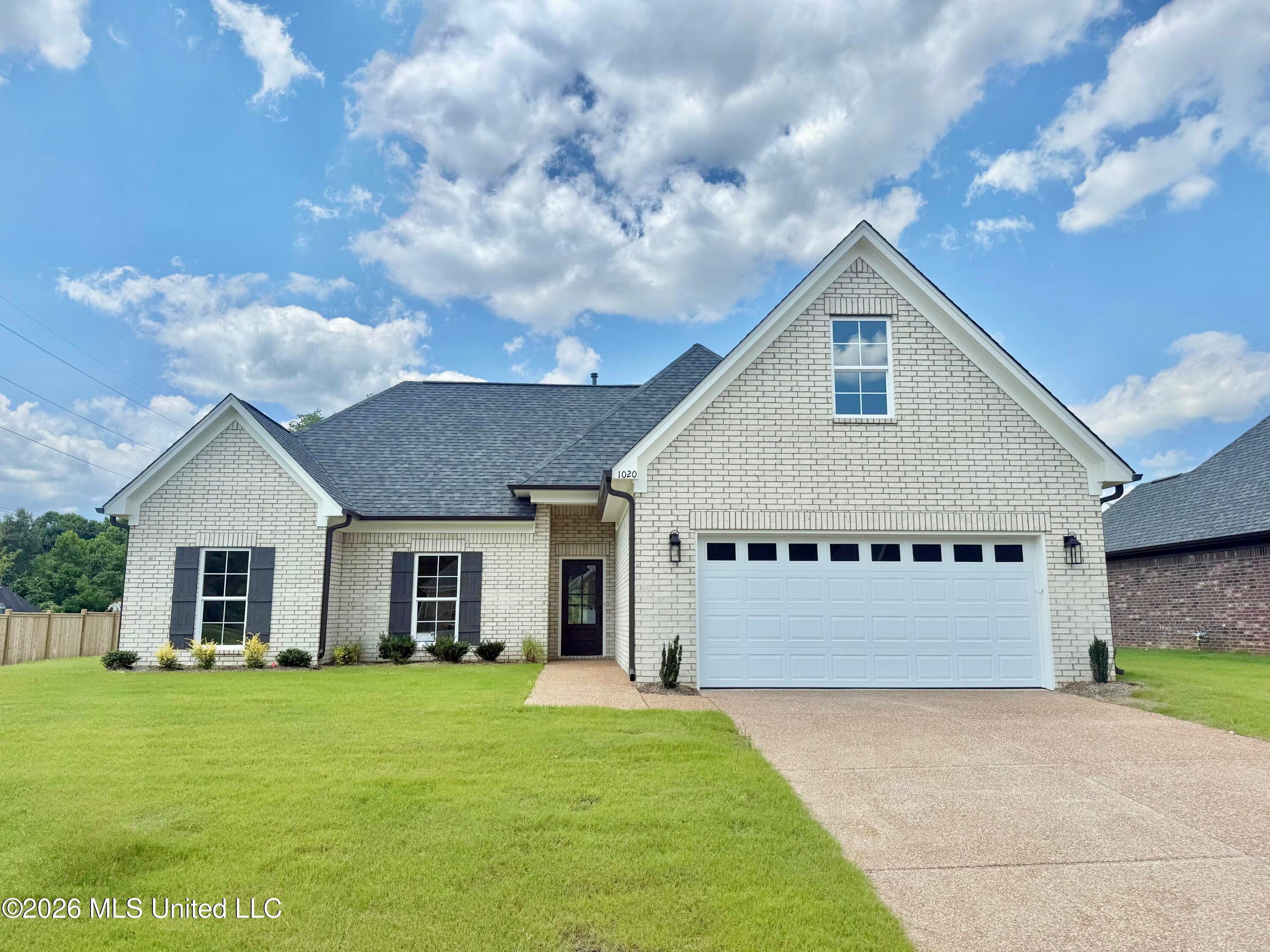 1020 Great Glen Drive — photo