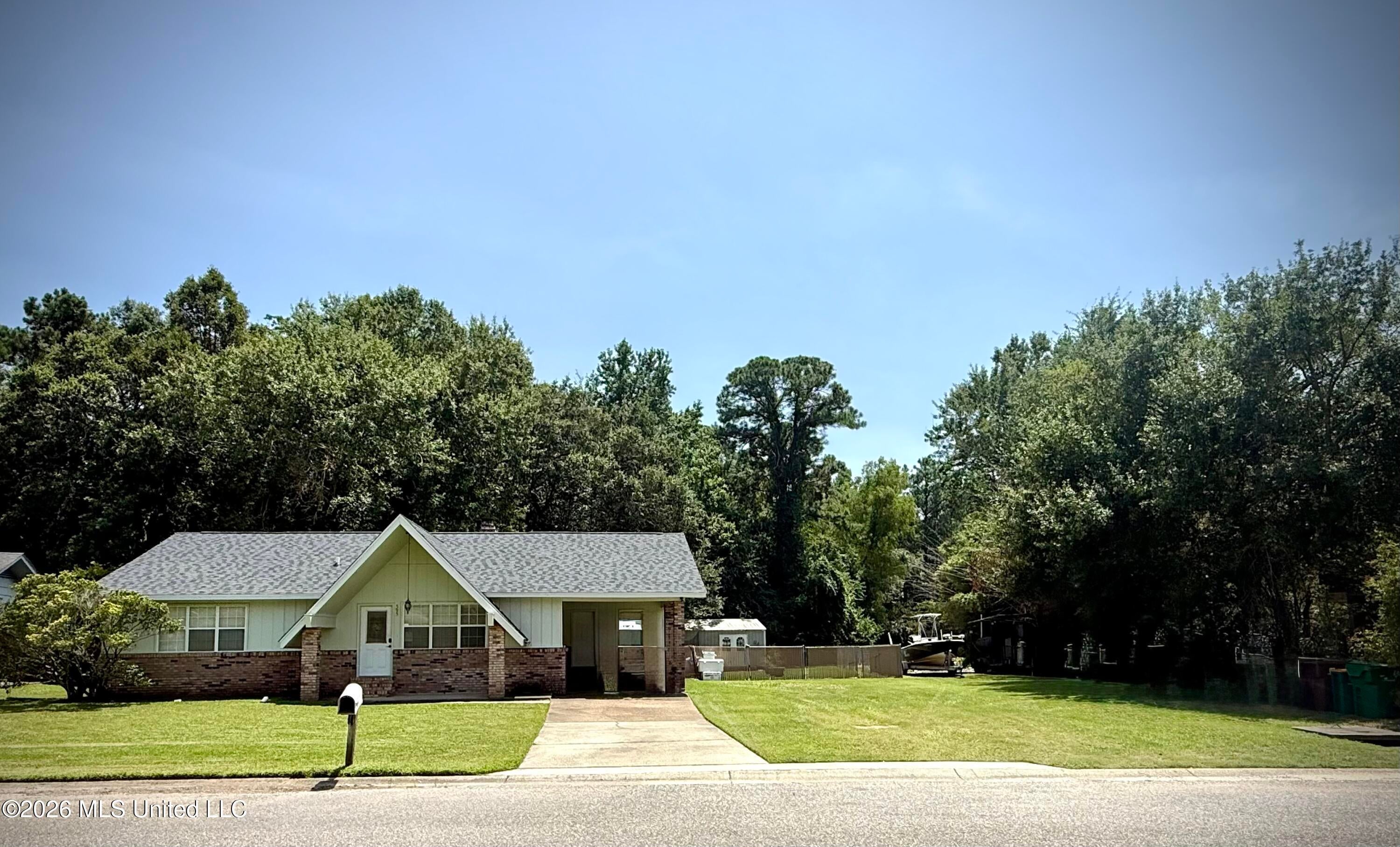 595 Neal Drive — photo
