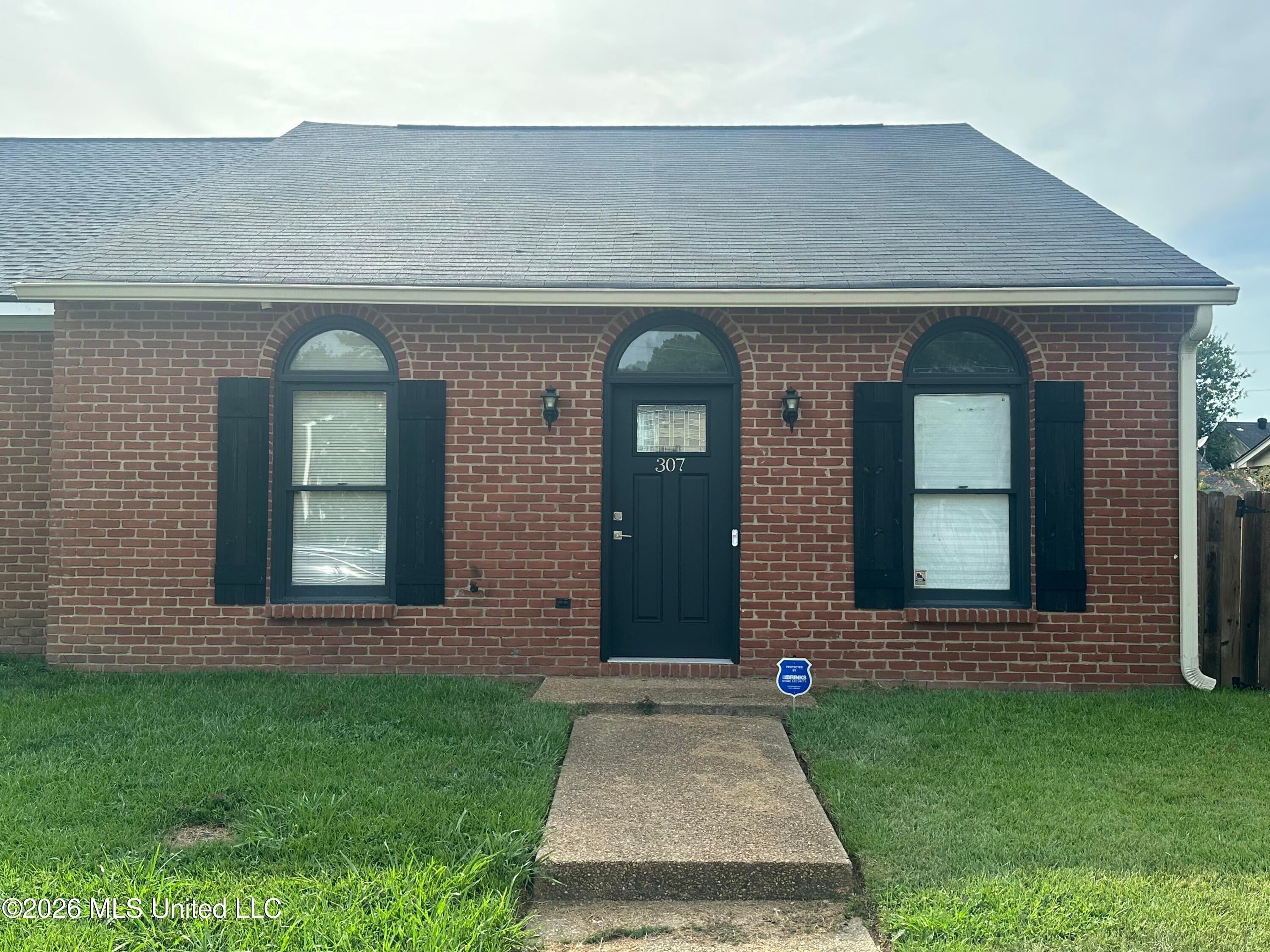 307 Northtown Drive — photo