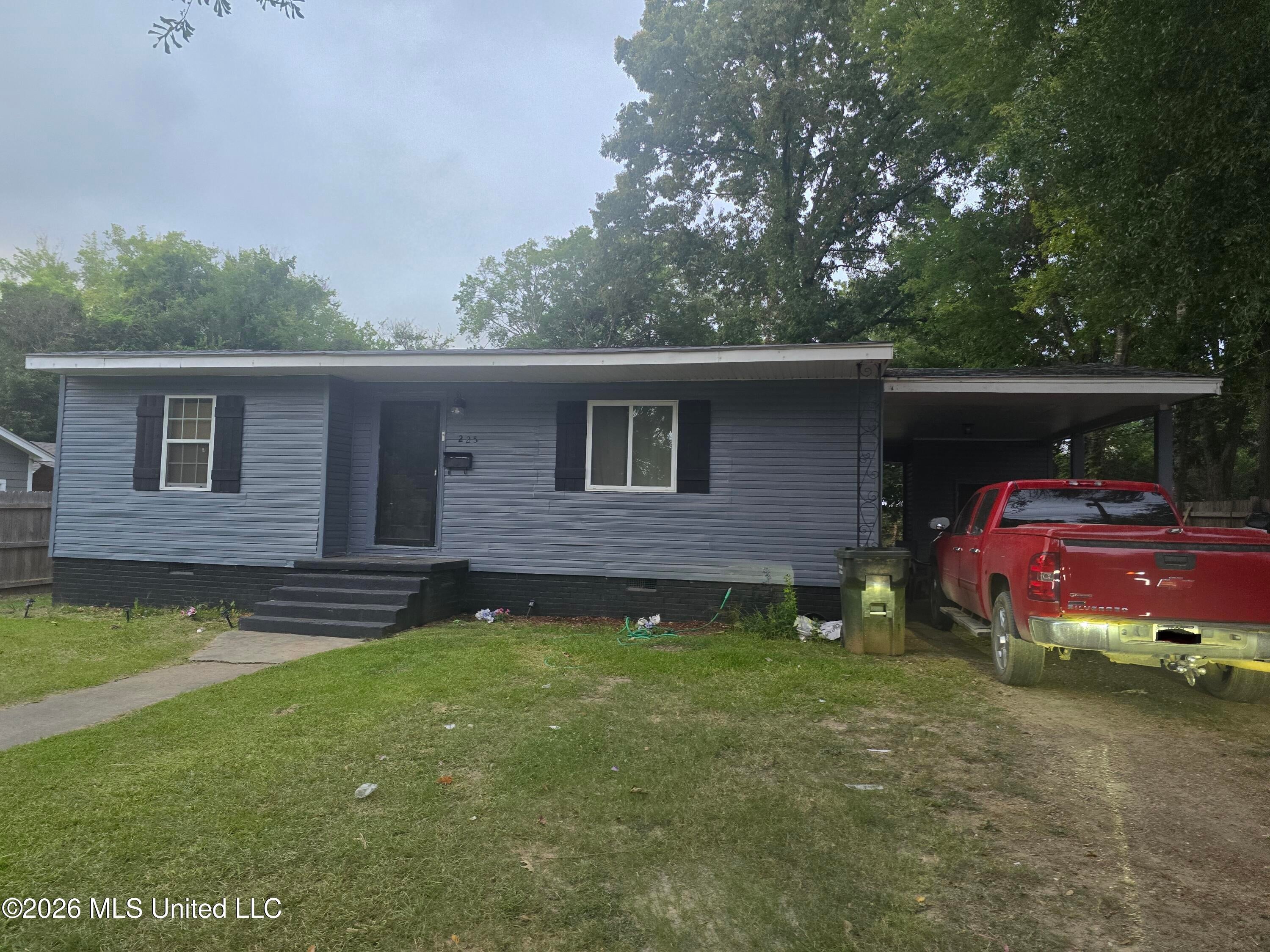 225 Richard Circle — photo