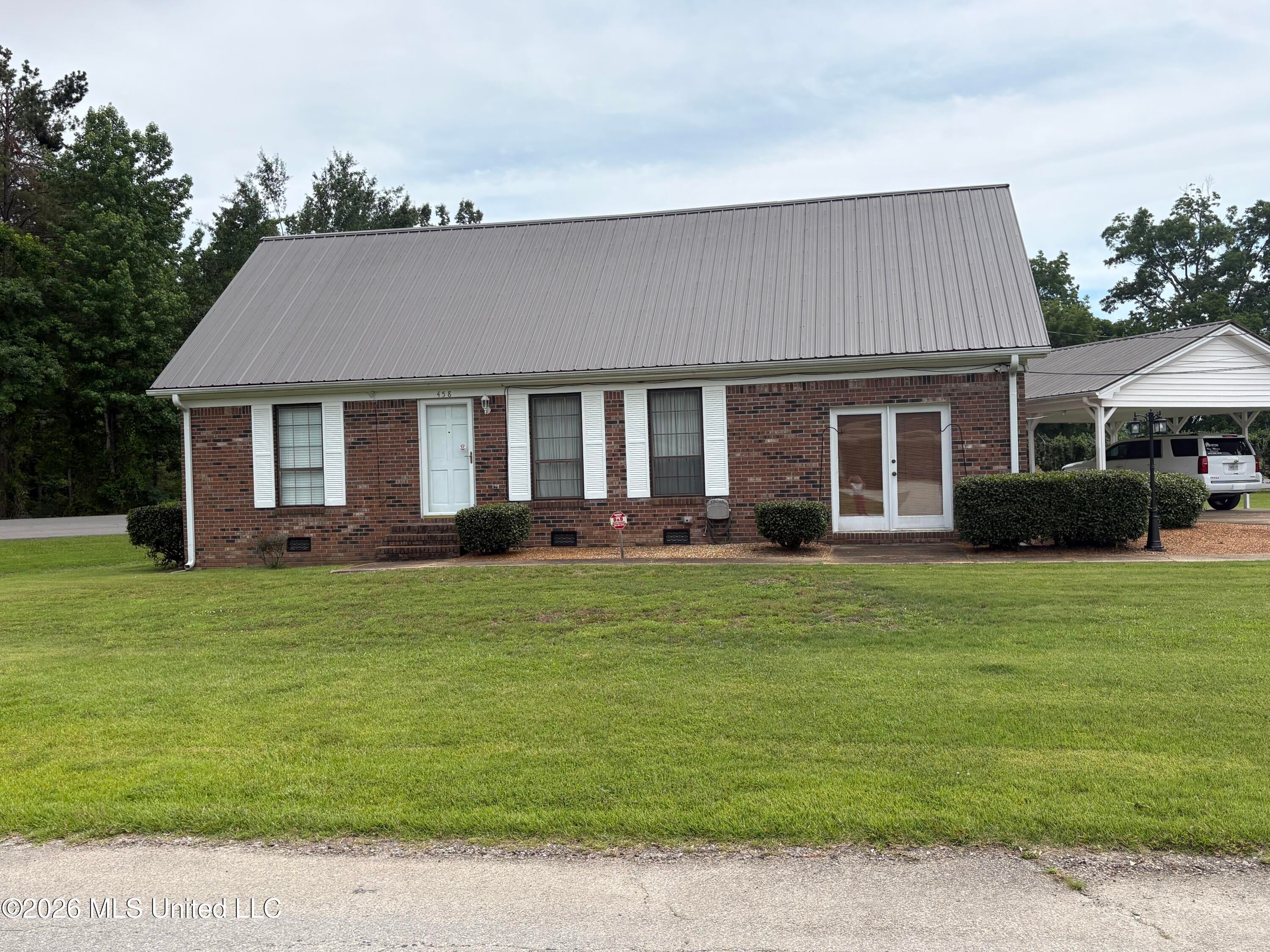 458 Maple Street — photo