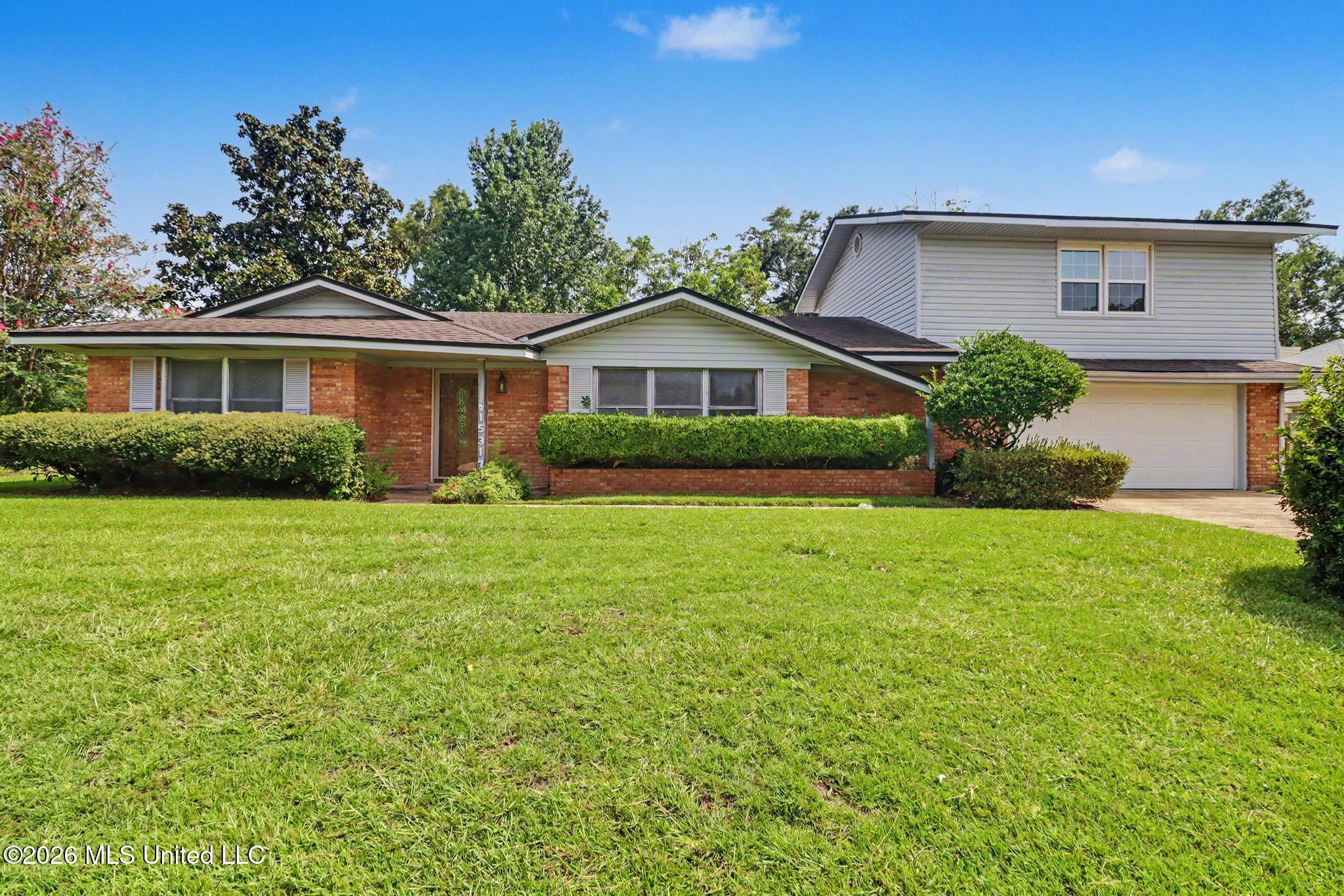 15317 N Parkwood Drive — photo