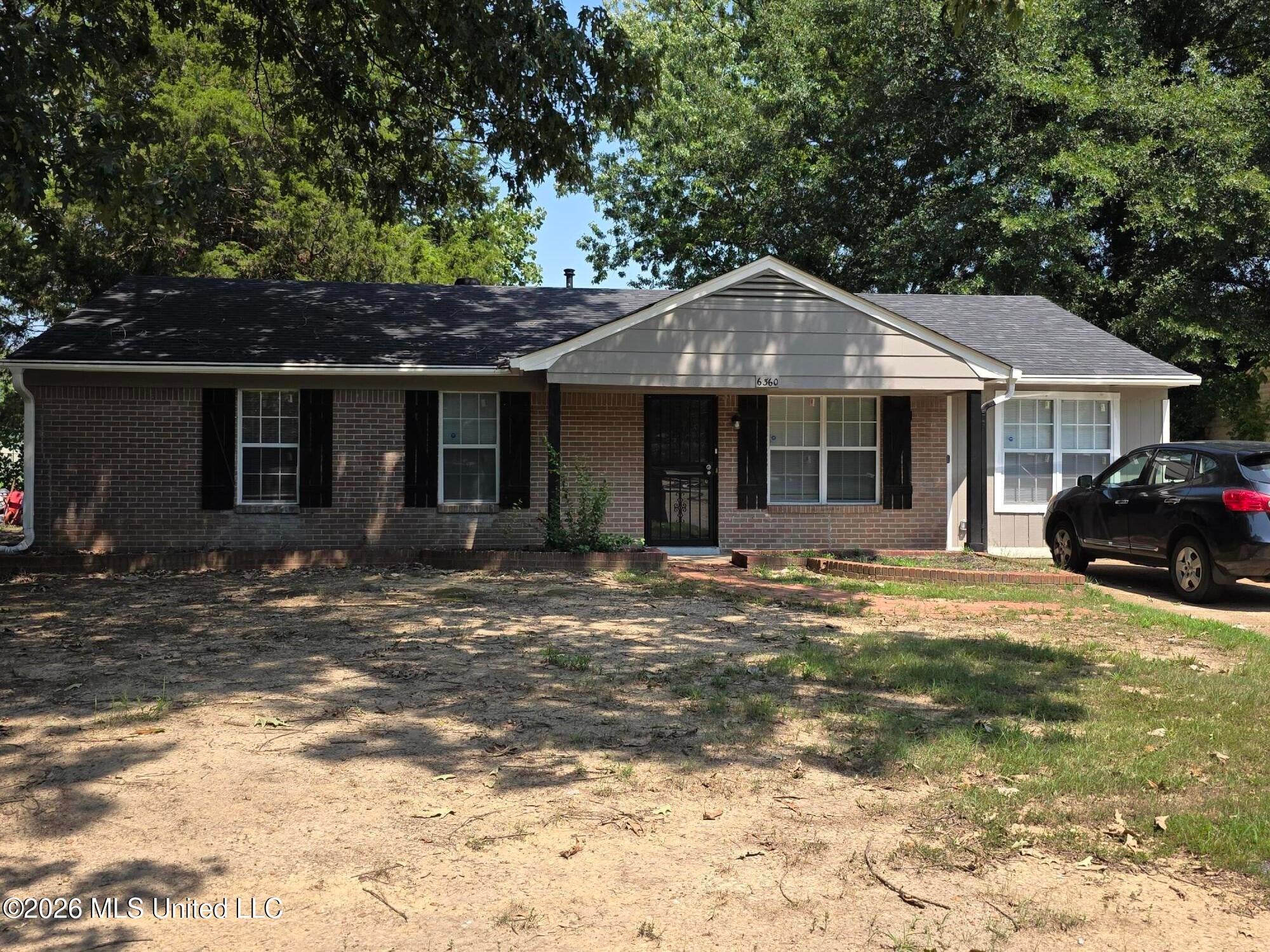 6360 Greenbriar Drive — photo