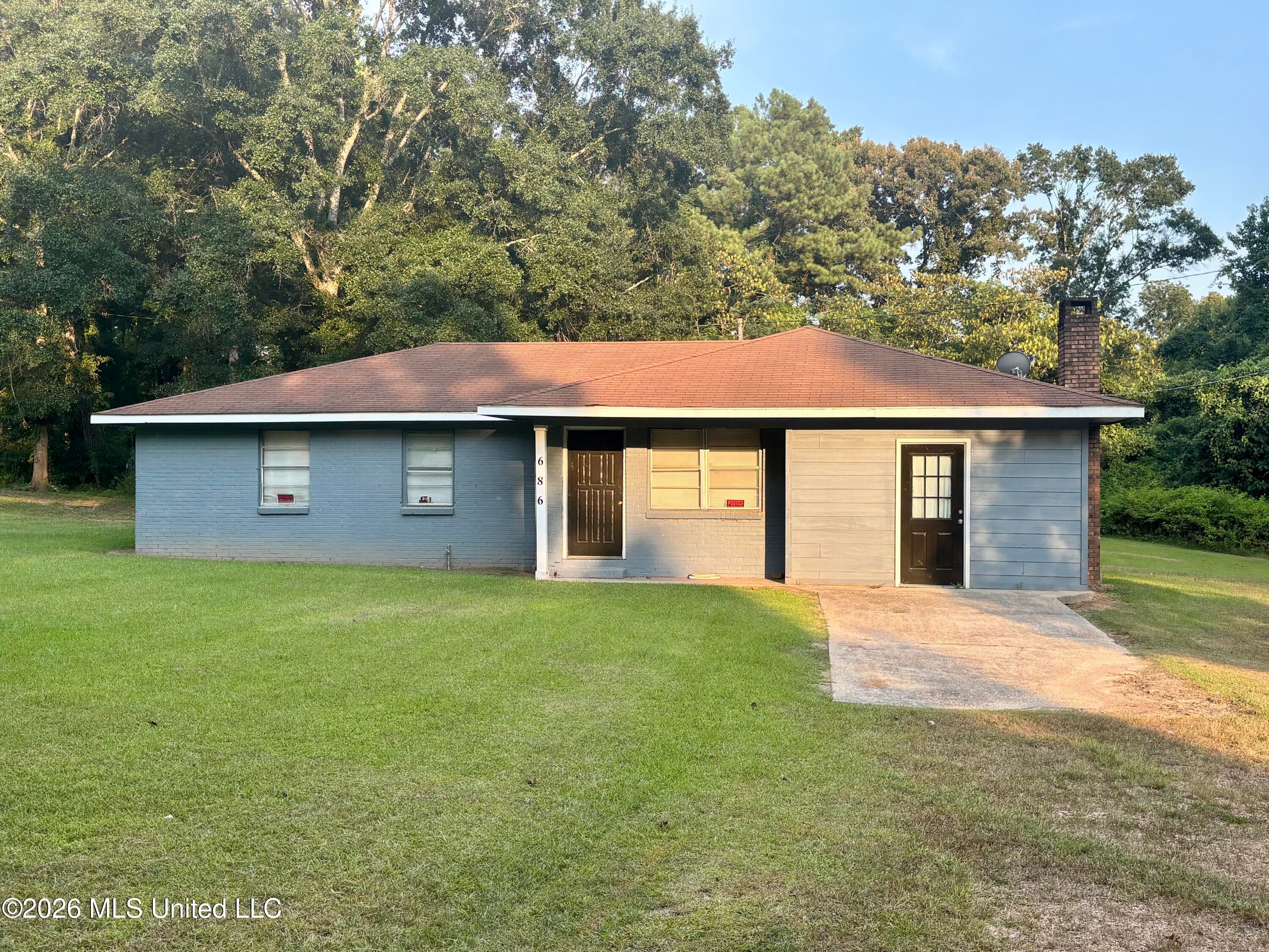 686 Progress Road — photo