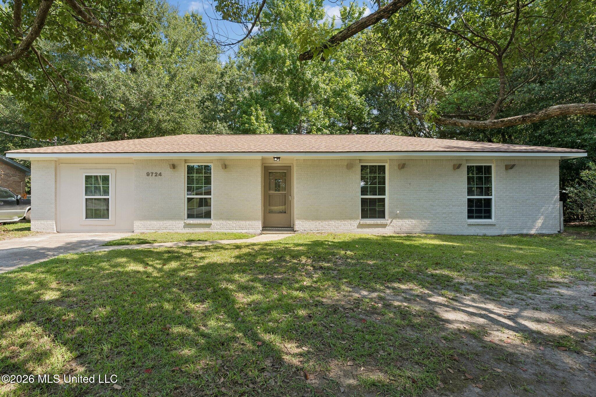 9724 Donchester Circle — photo