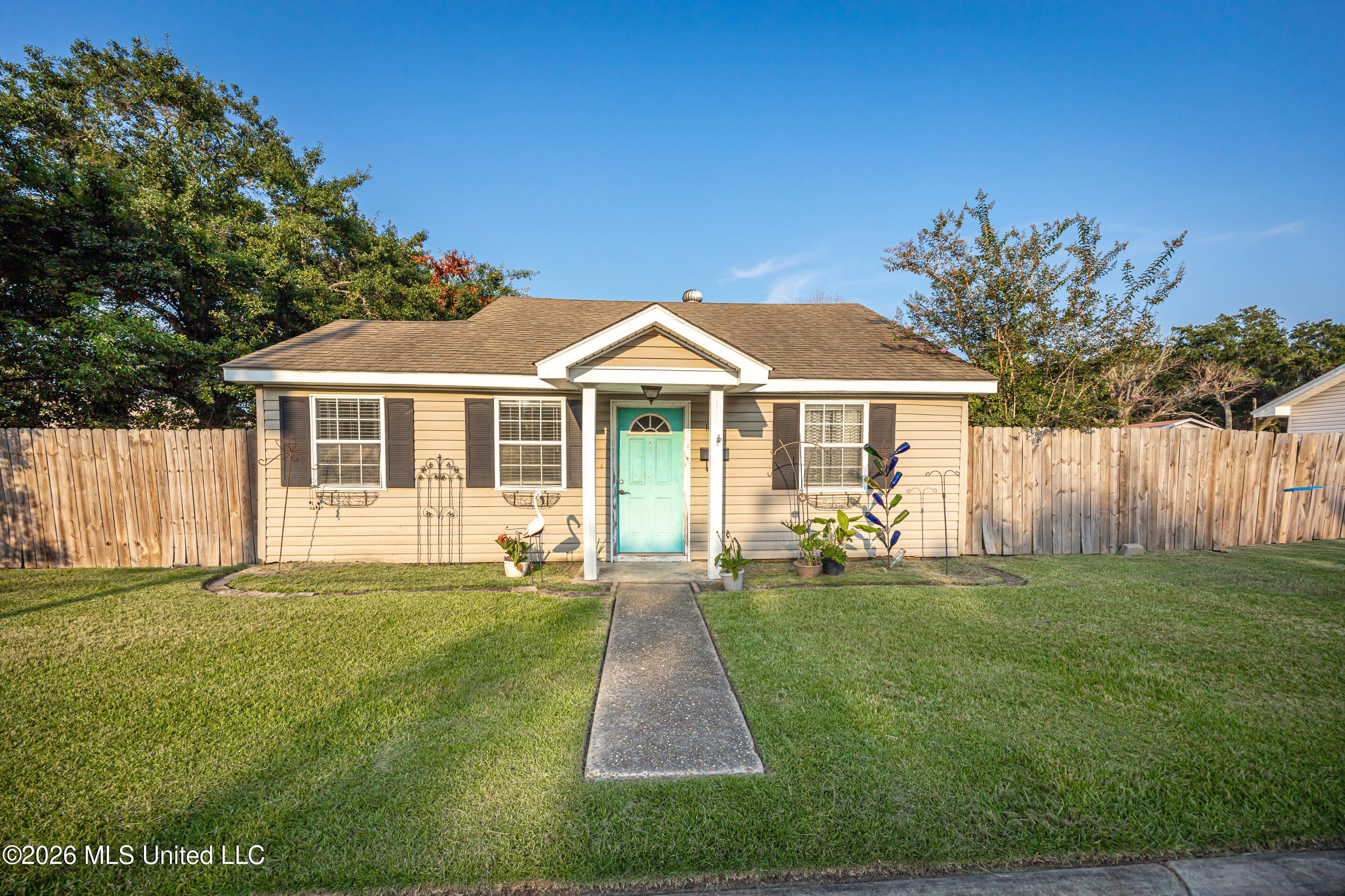 1806 Roosevelt Street — photo