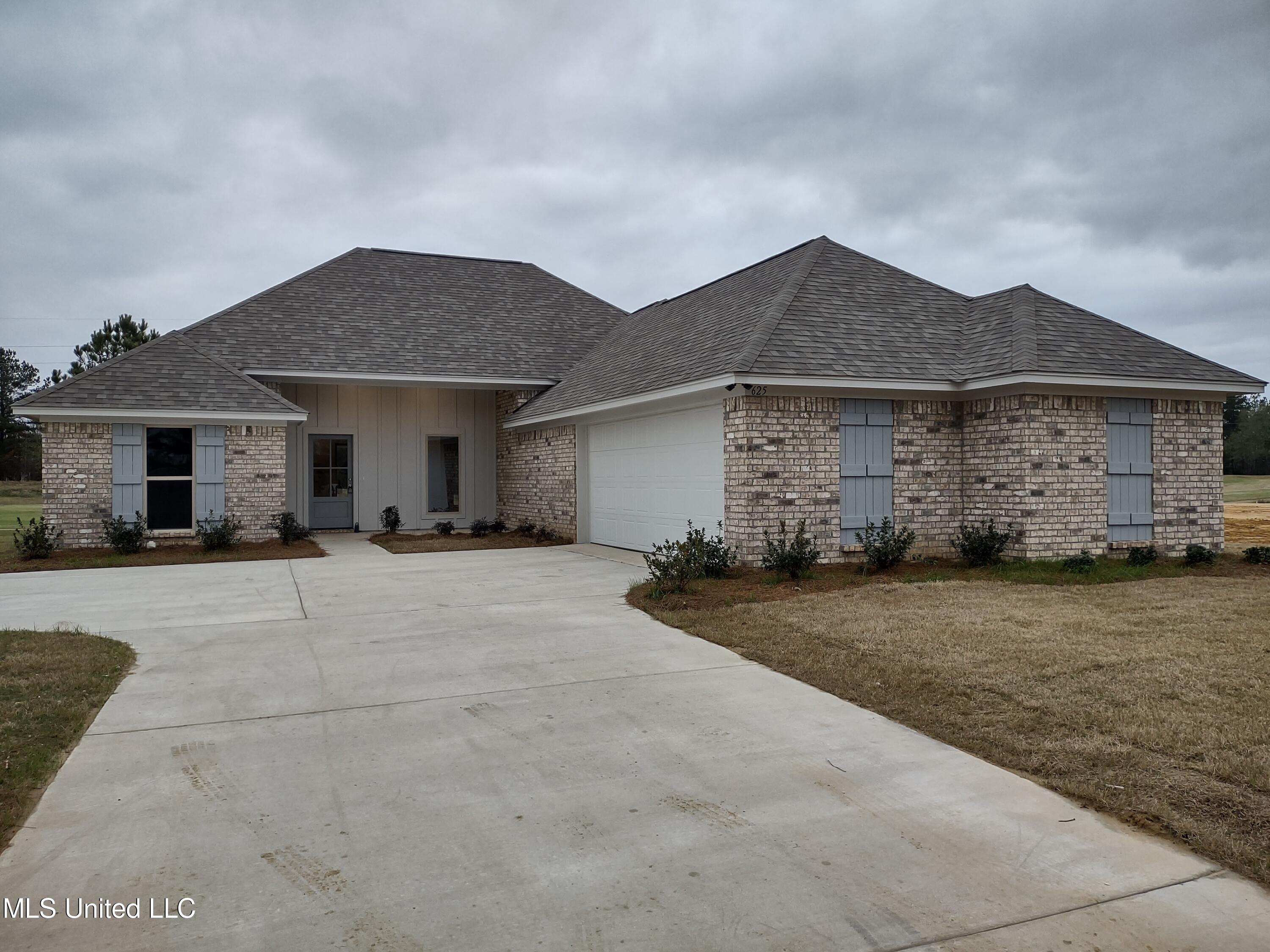620 Westfield Drive — photo