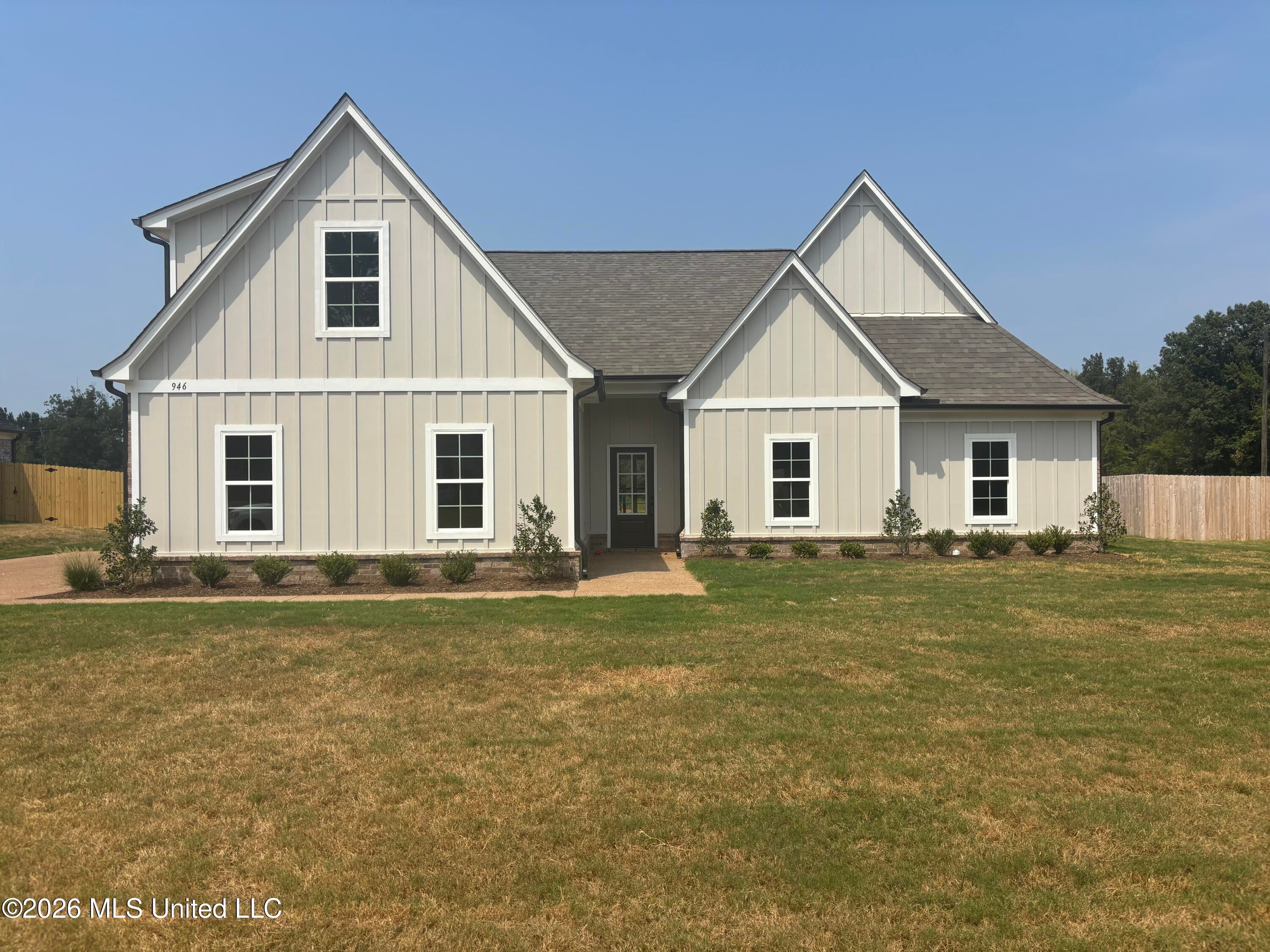 946 Buttermilk Drive — photo