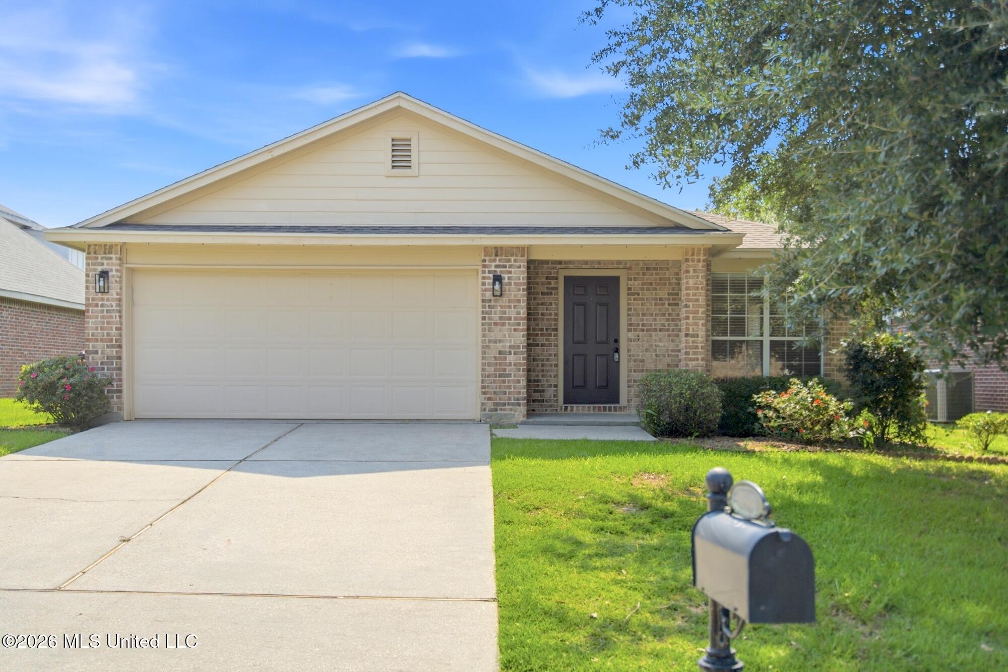 10341 Huntleigh Drive — photo