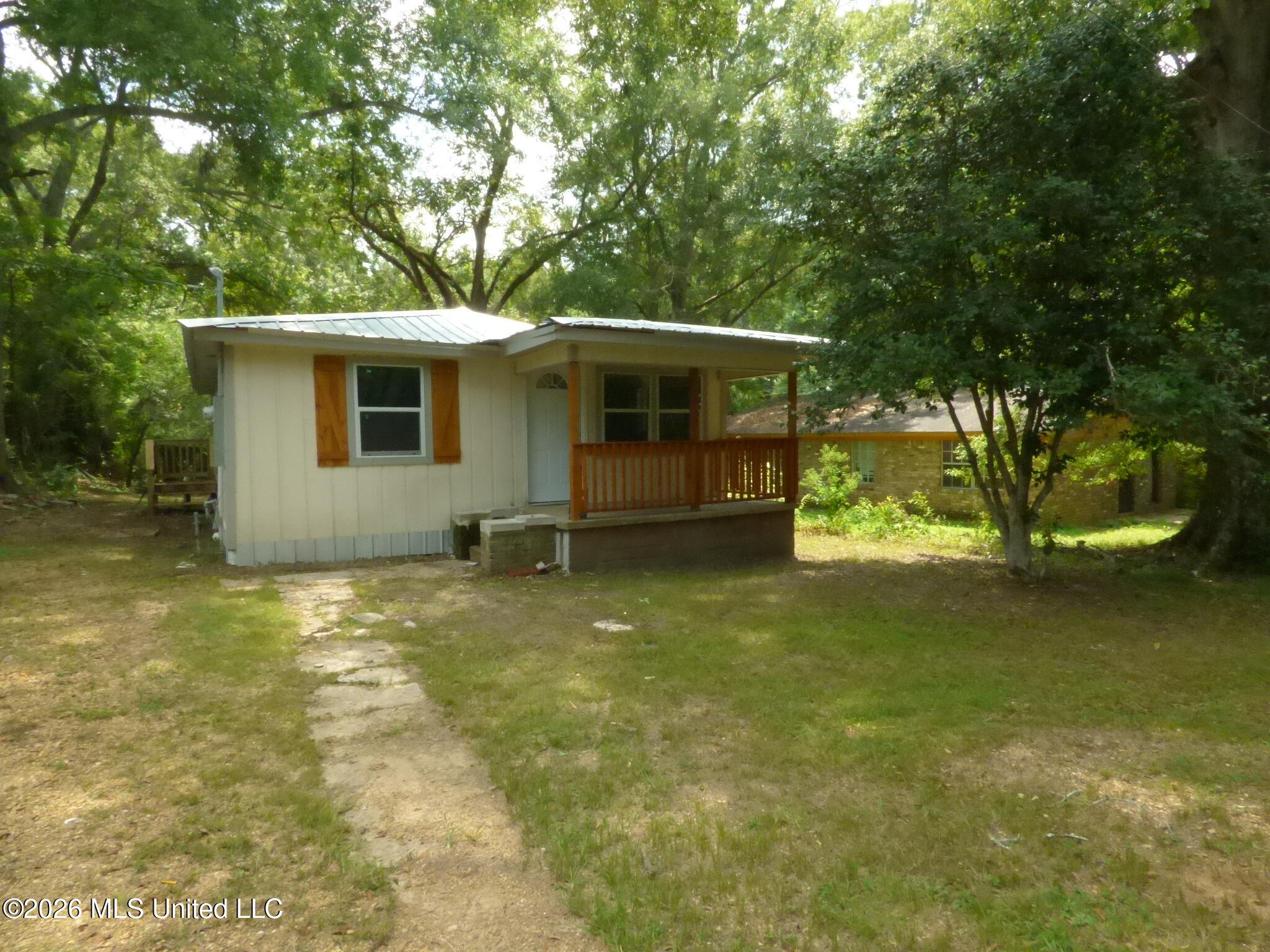 203 Peters Street — photo