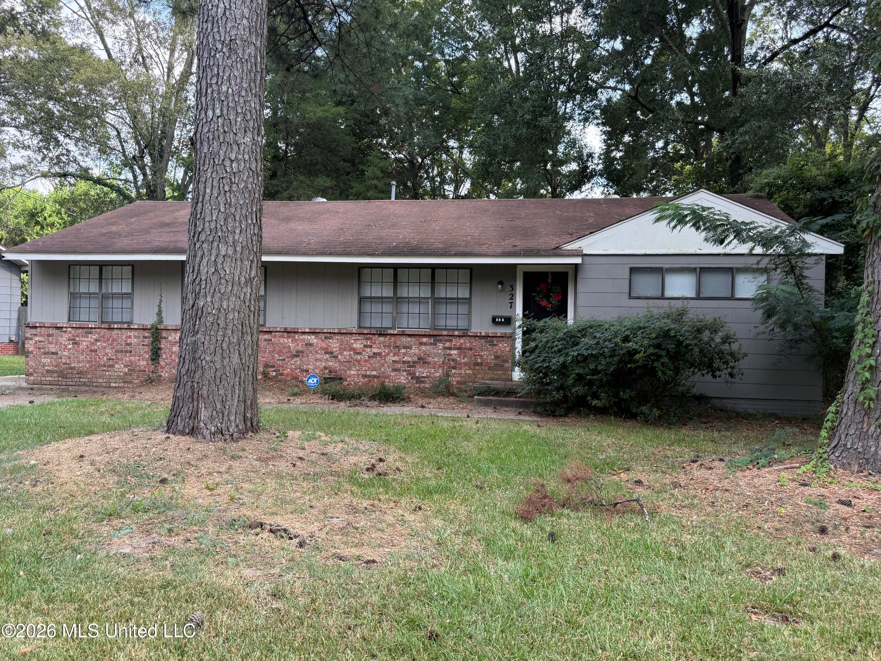 327 Reed Avenue — photo