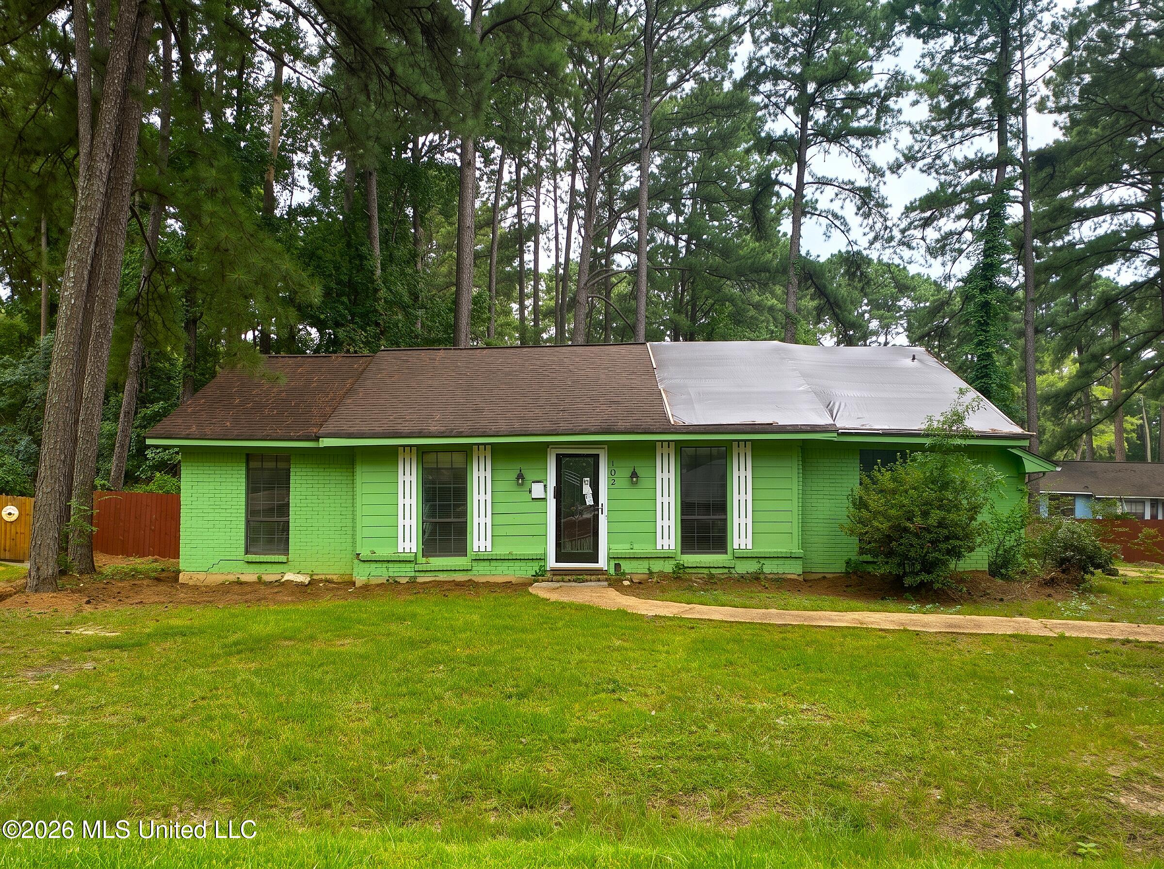 102 Dogwood Circle — photo
