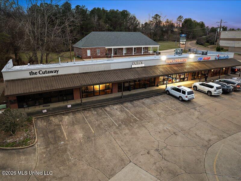 5403 Castlewoods — photo
