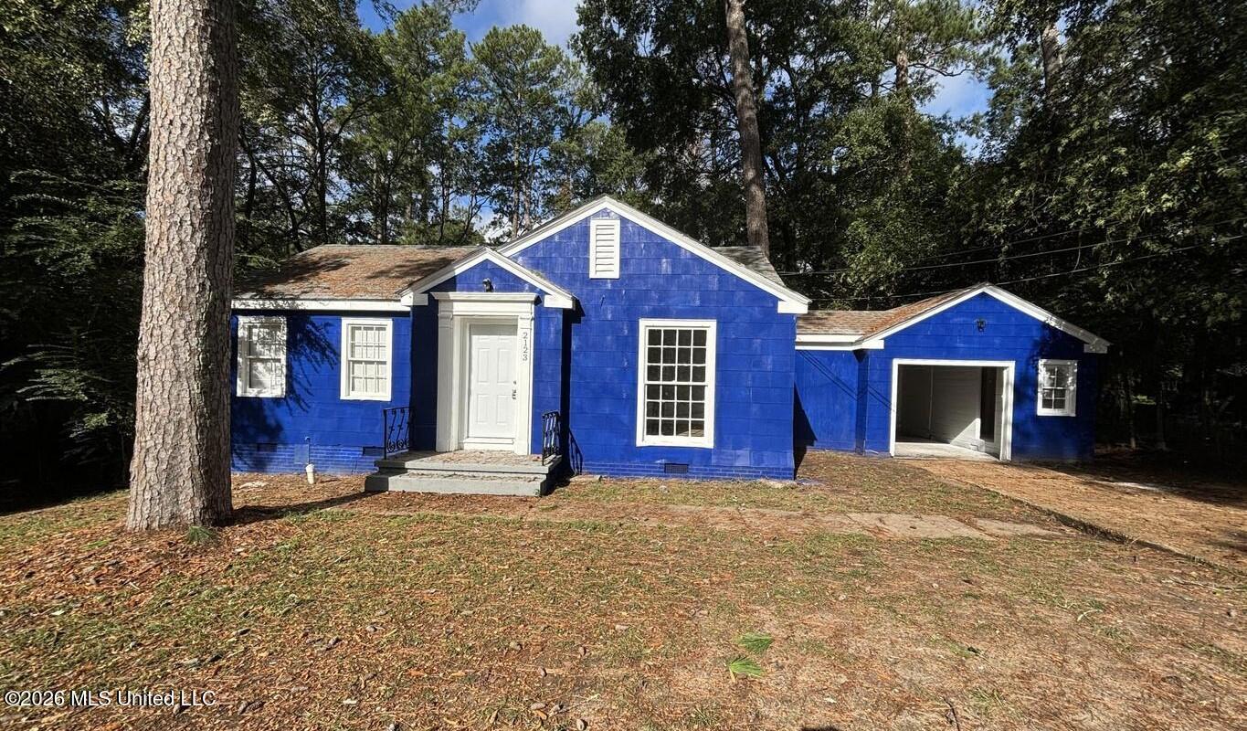 2123 Belvedere Drive — photo