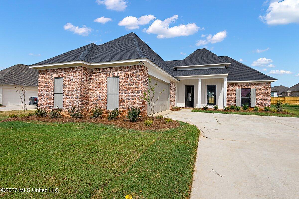 420 Aurora Circle — photo