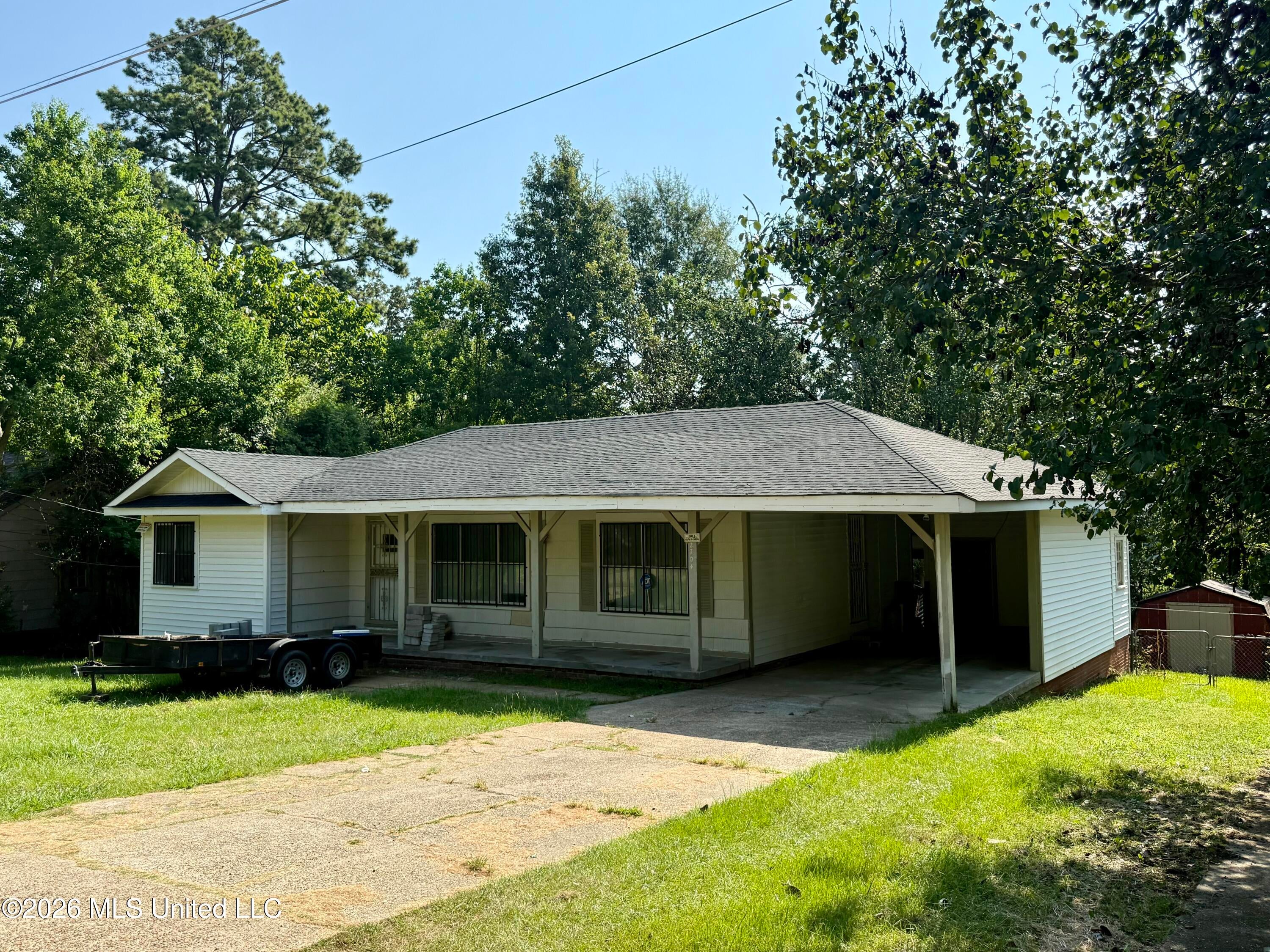 2704 Hillside Drive — photo