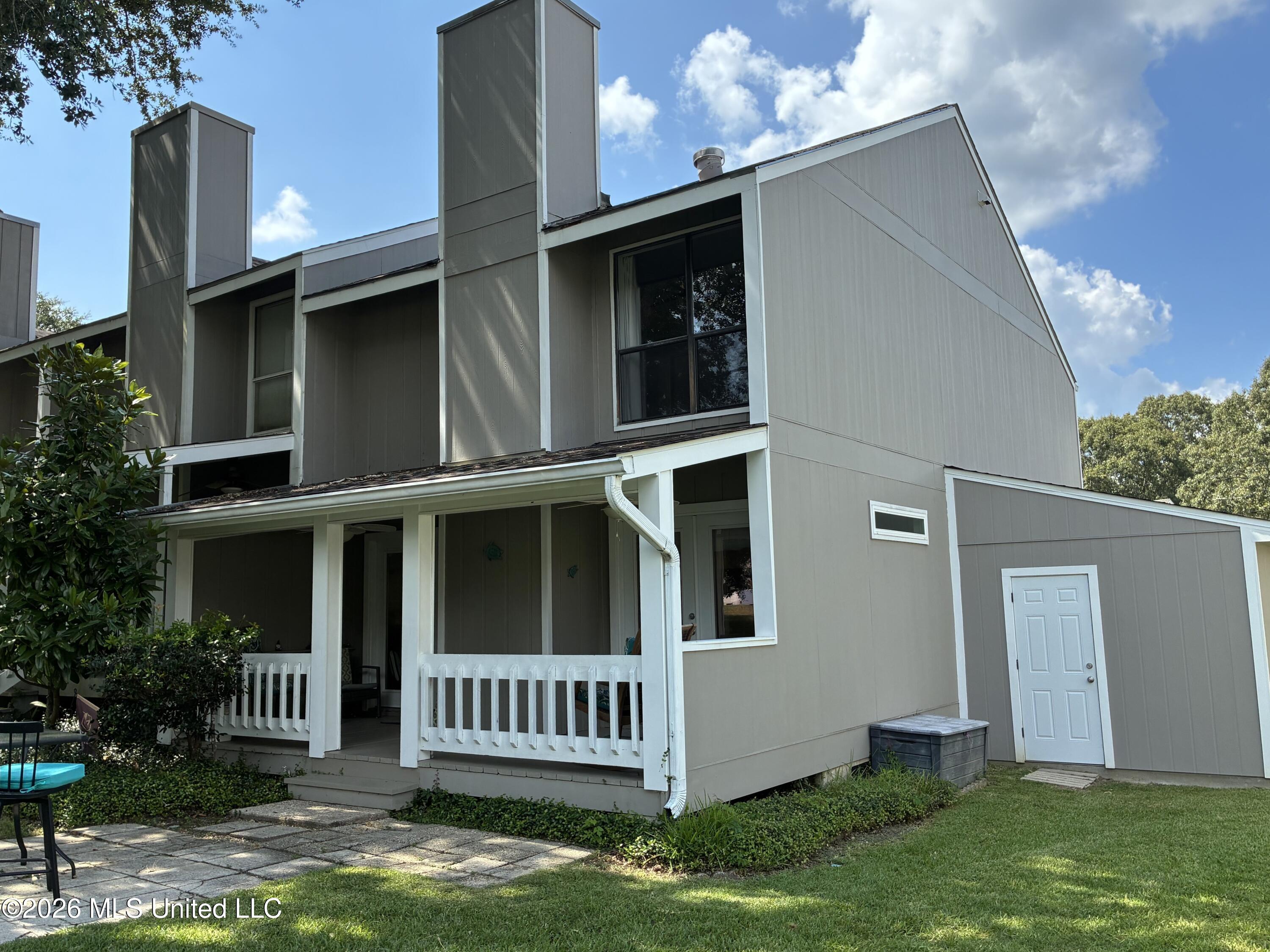 296 Highpoint Drive — photo