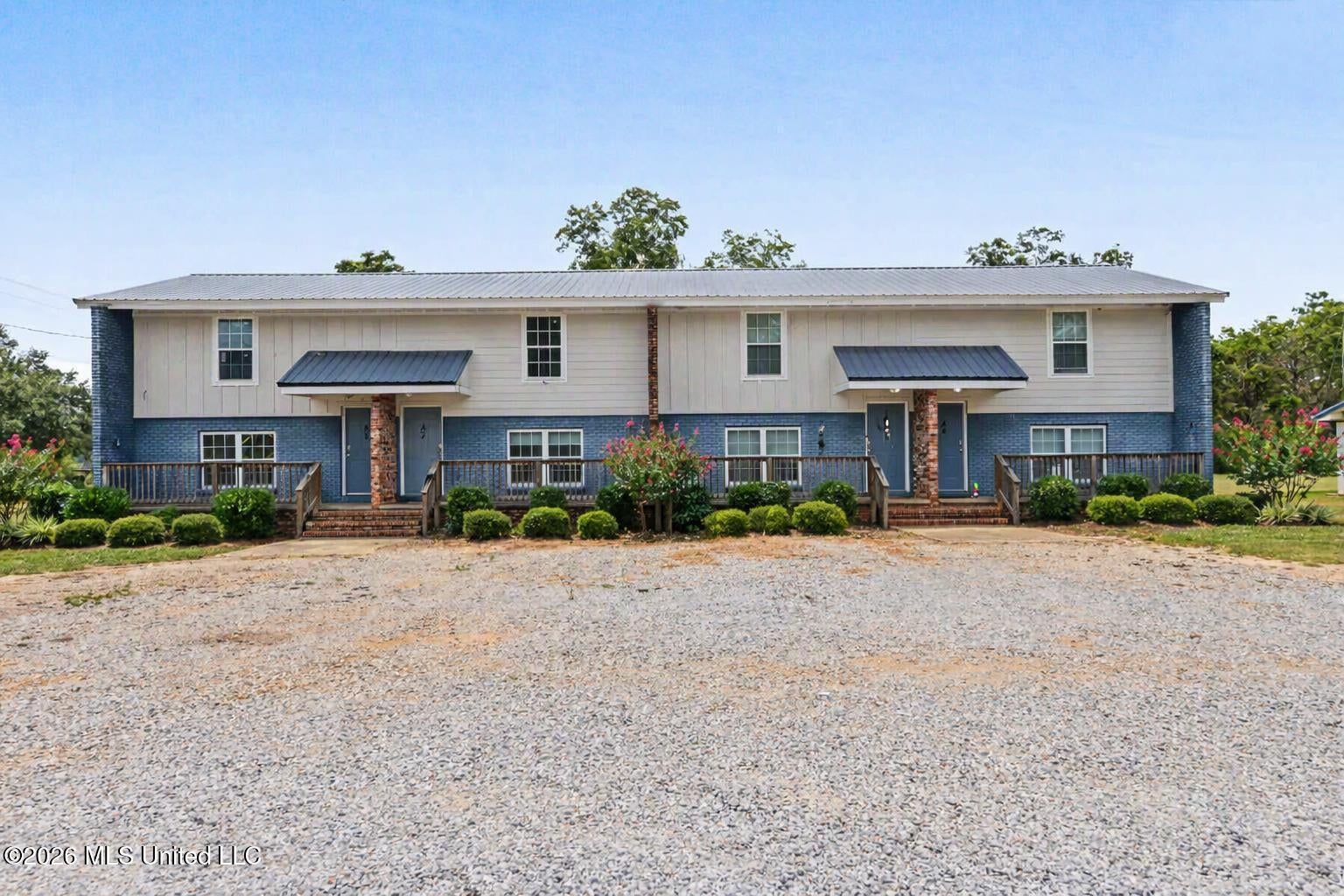 9271 Highway 613 — photo