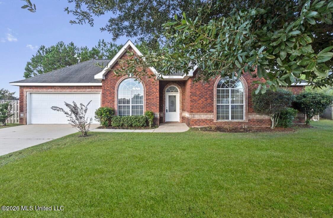 2933 Village Circle — photo