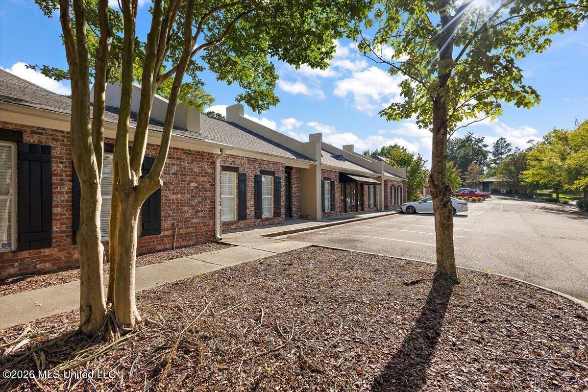 529 S Pear Orchard Road — photo