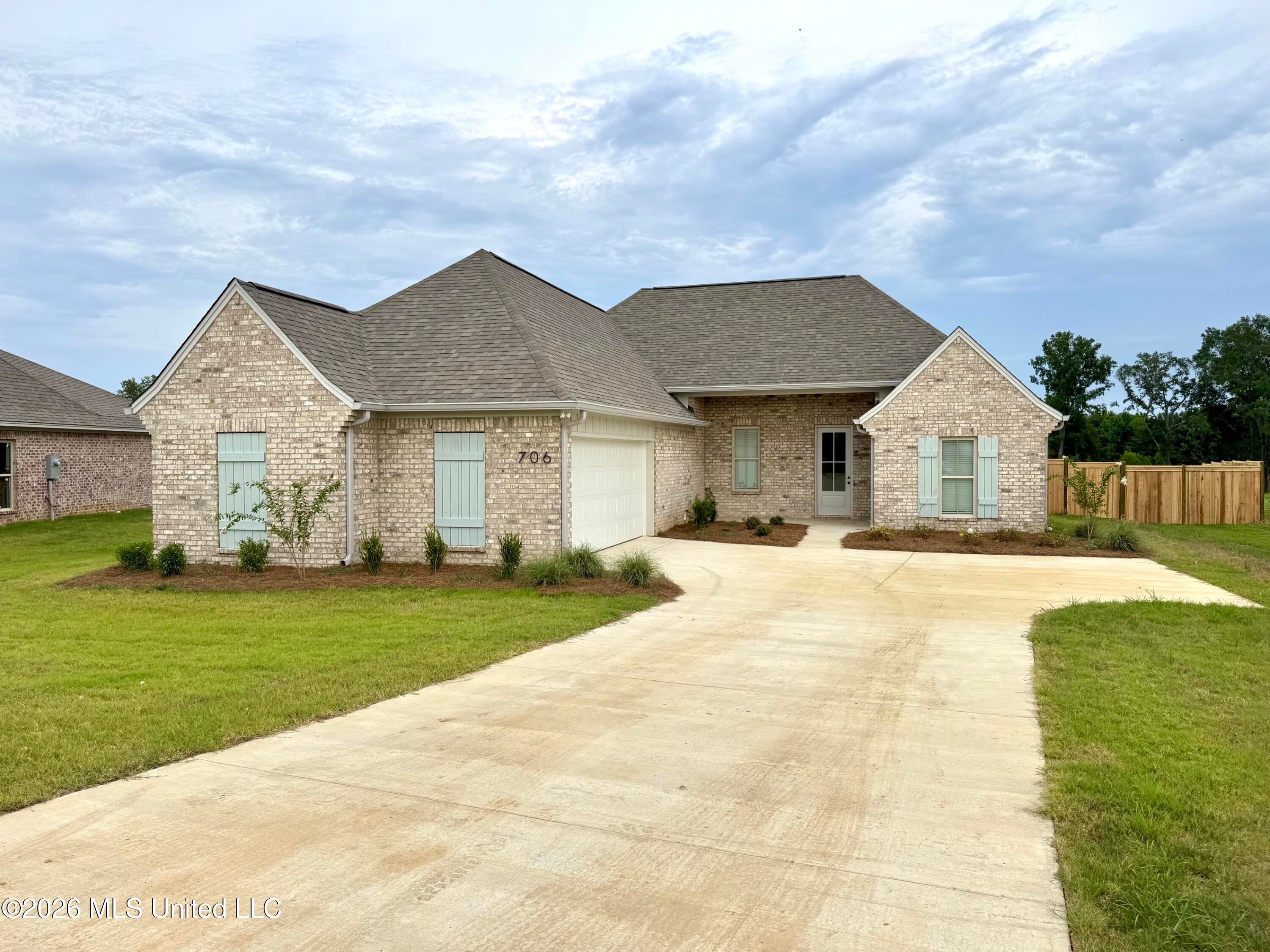 706 Kathleen Drive Way — photo
