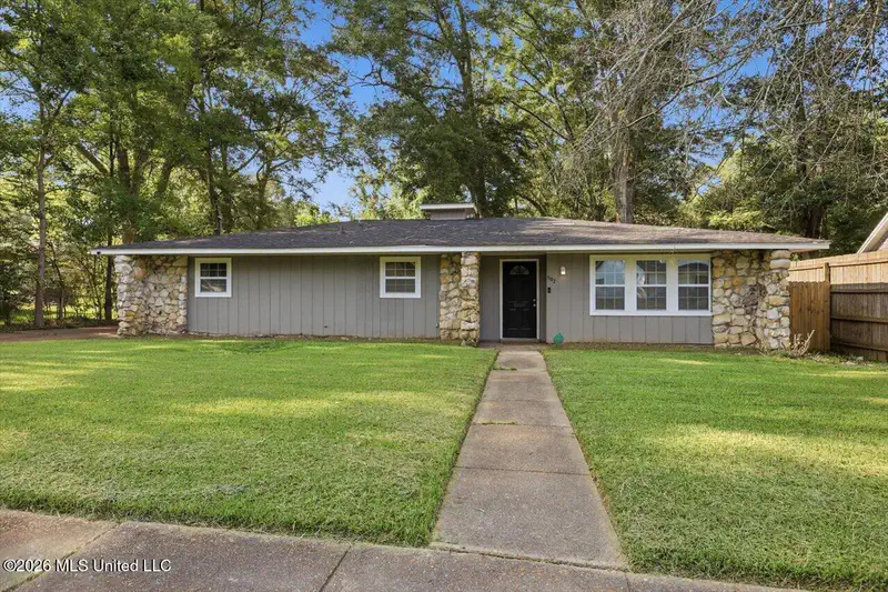 507 Heatherwood Drive — photo