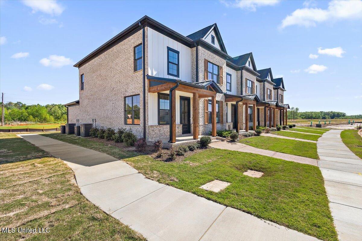 691 Bolivar Drive — photo