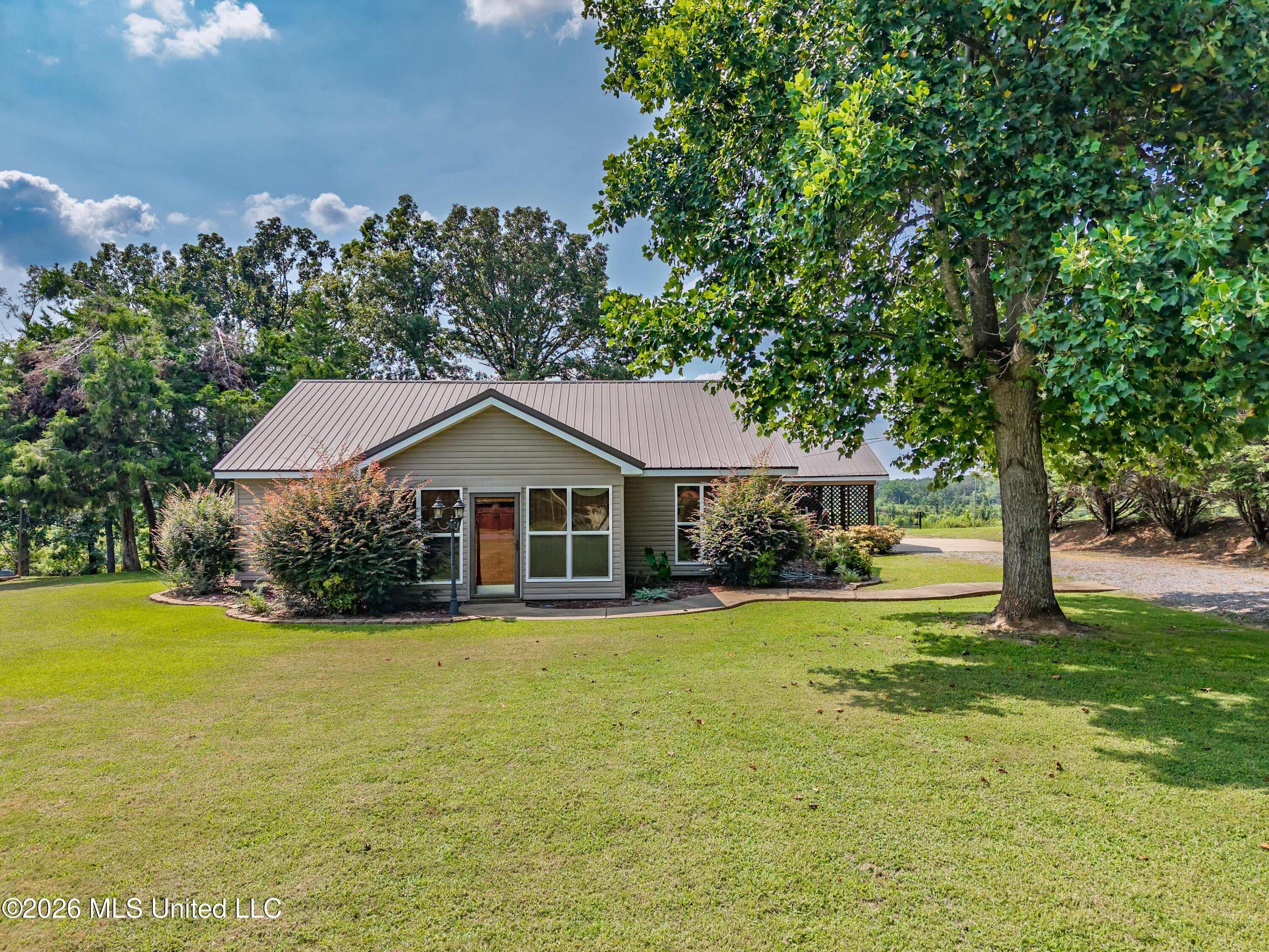556 Chickasaw Road — photo