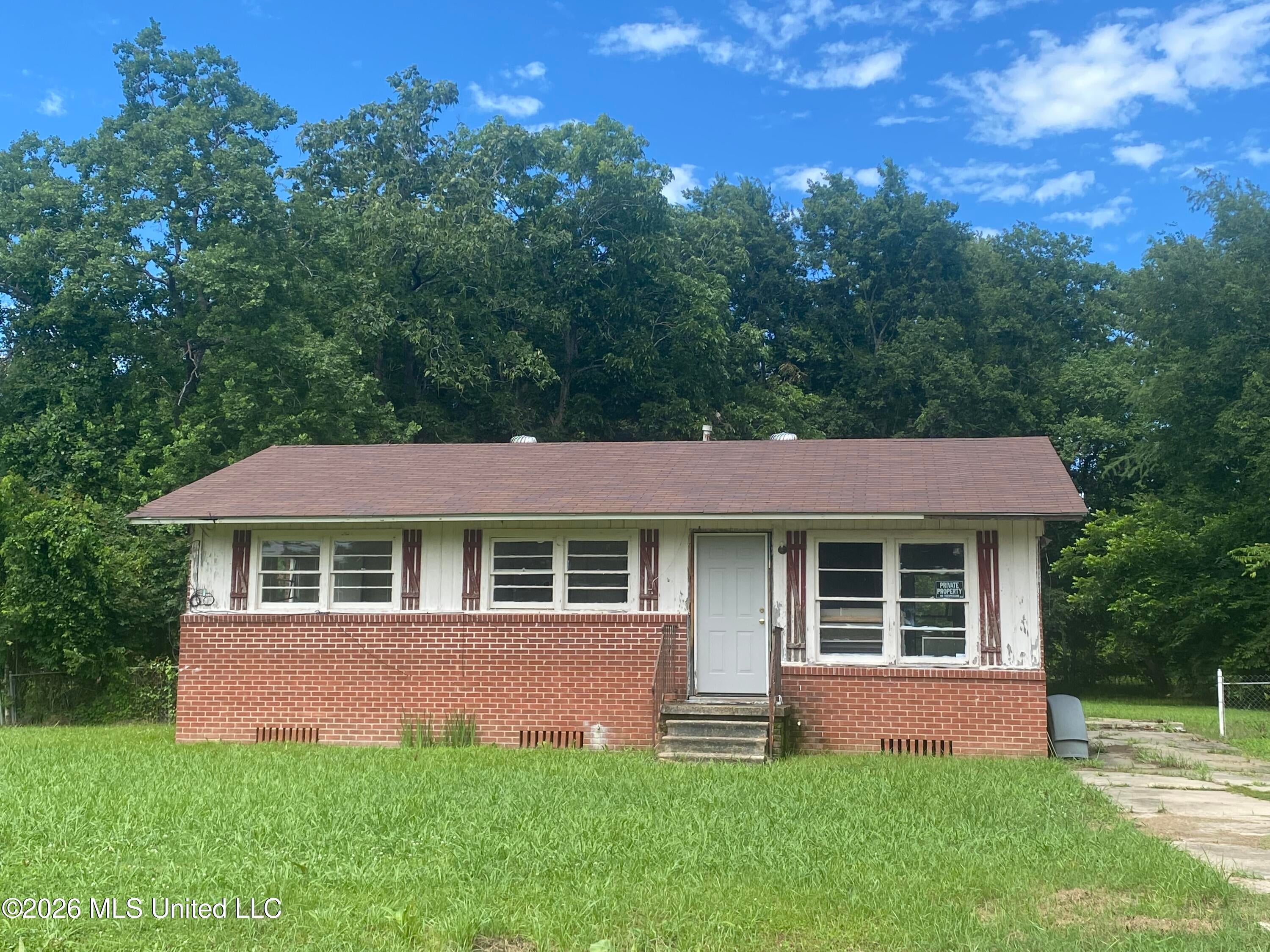 104 Pecan Street — photo