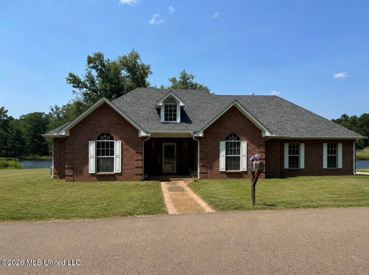 253 Windmere Drive — photo