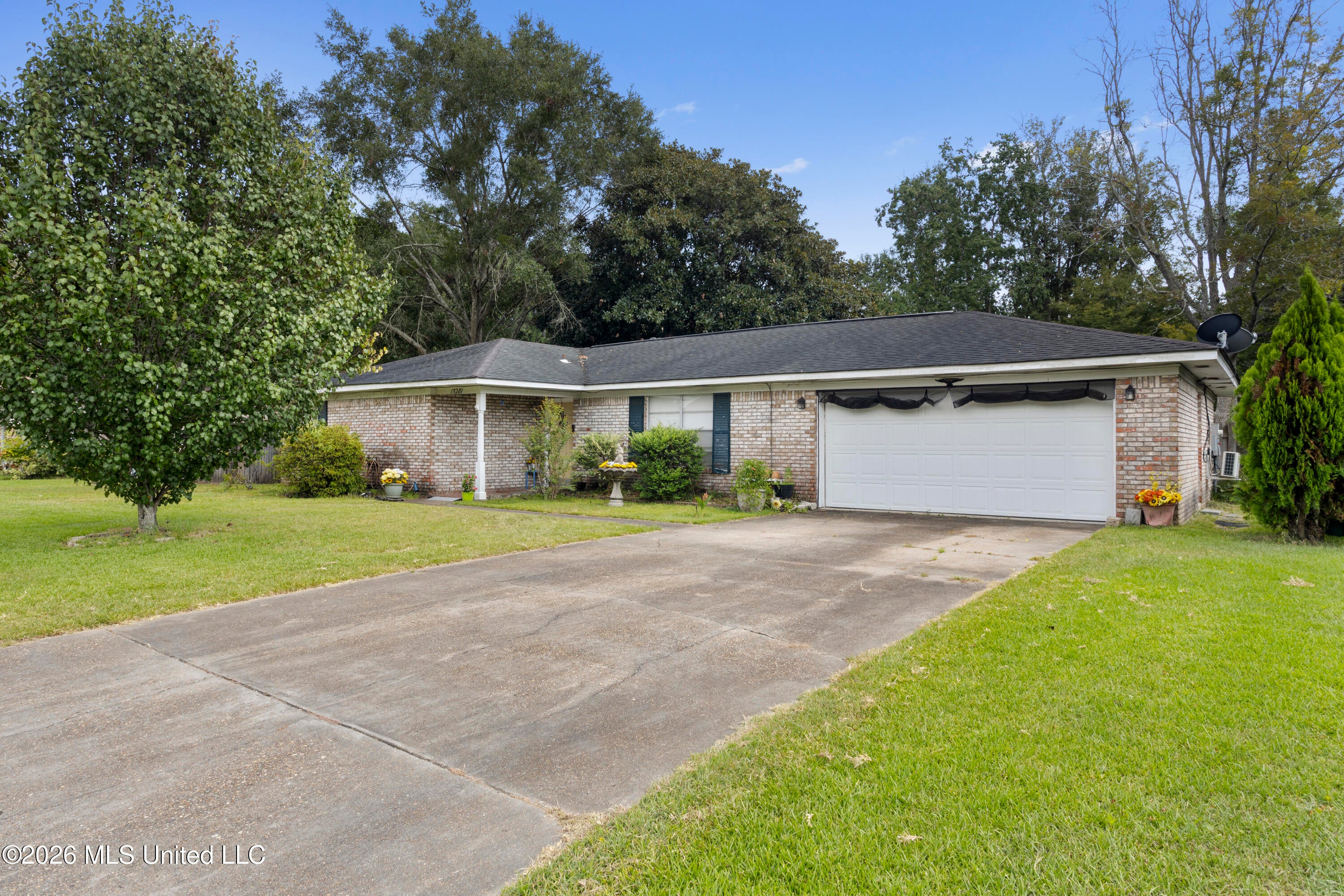 15281 Parkwood Drive — photo