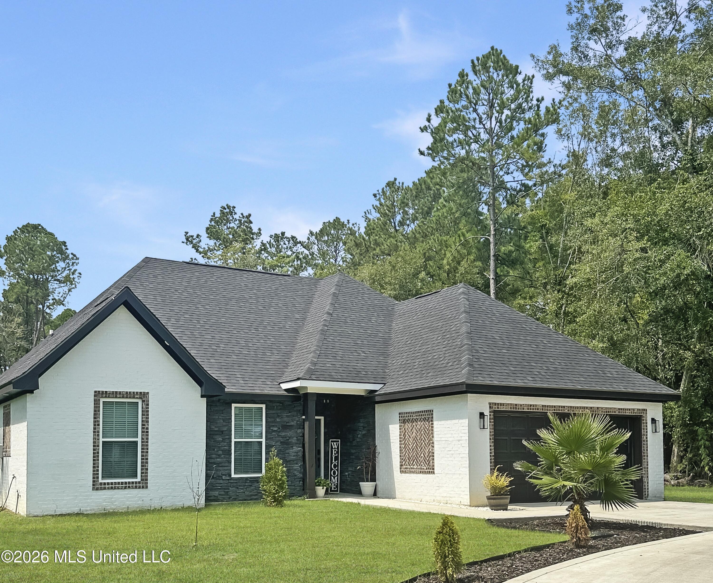 9240 Cartwright Lane — photo