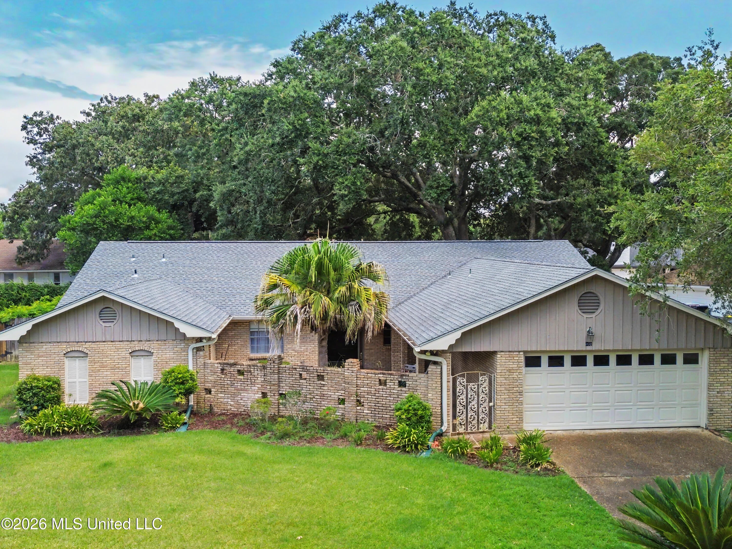 408 Melissa Drive — photo