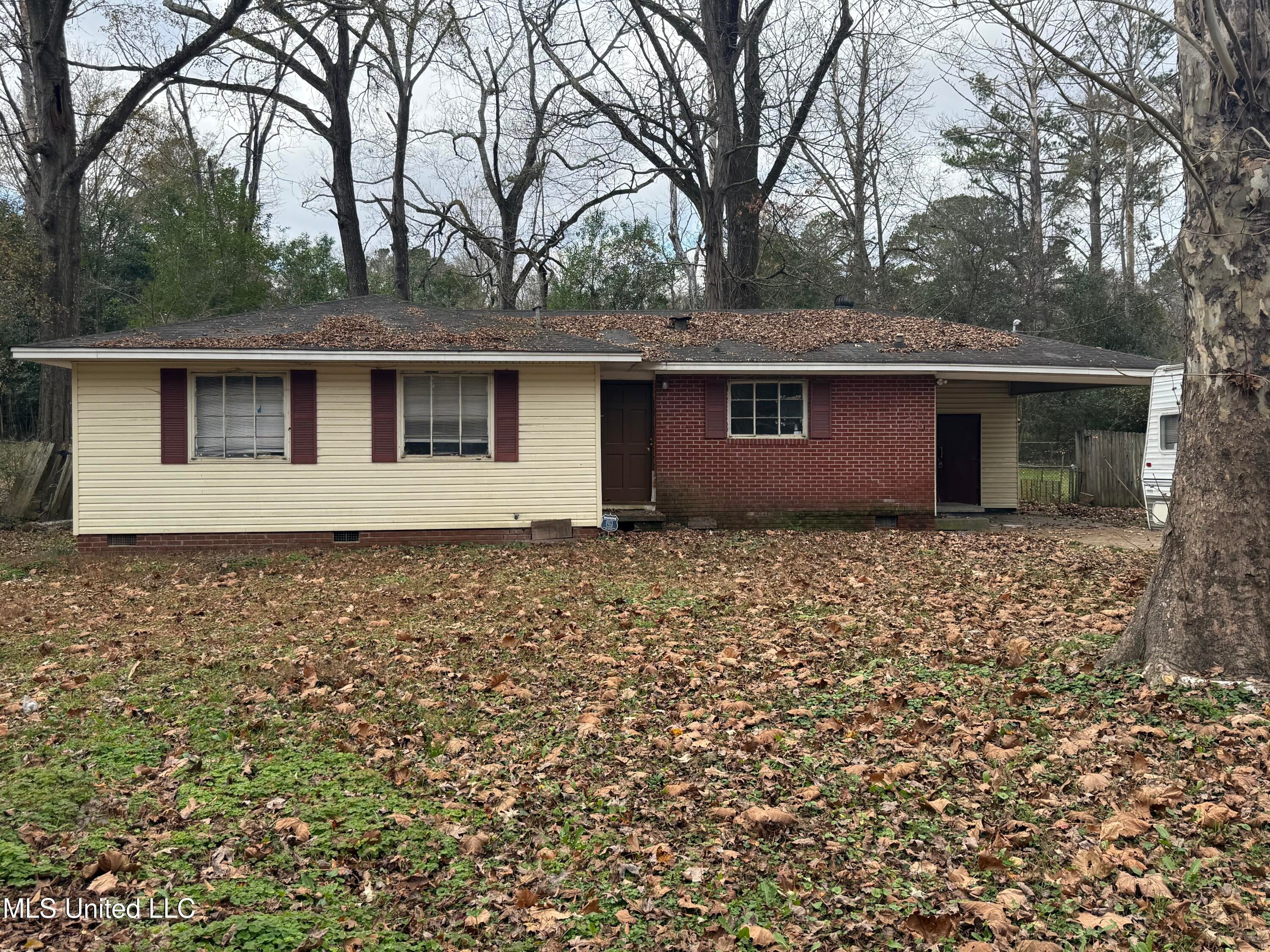 3103 Woodside Drive — photo